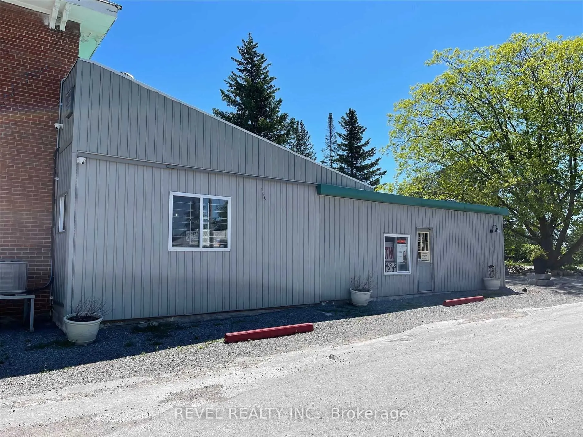 100 Elm Tree Road