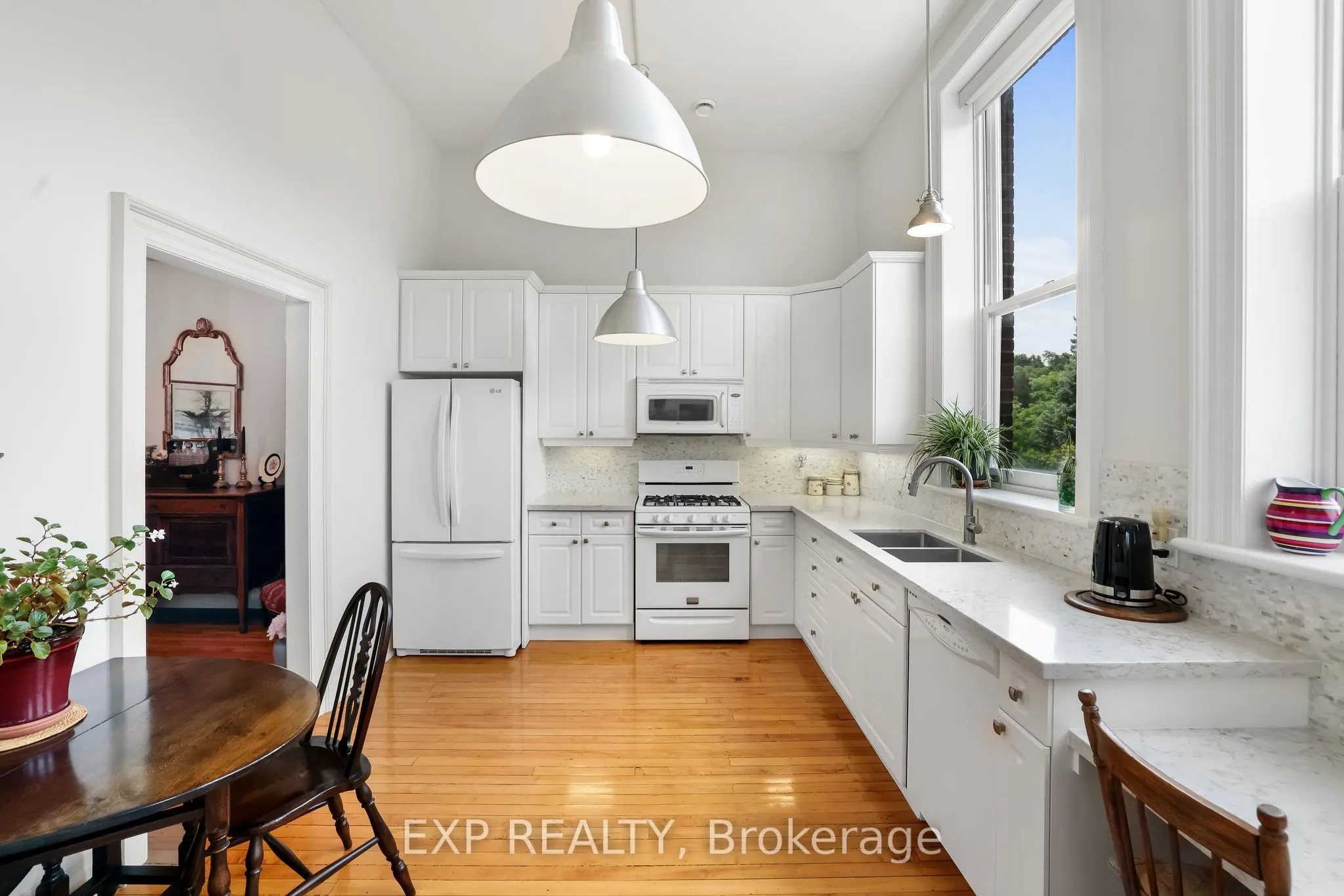 72 Pine Street N, #302