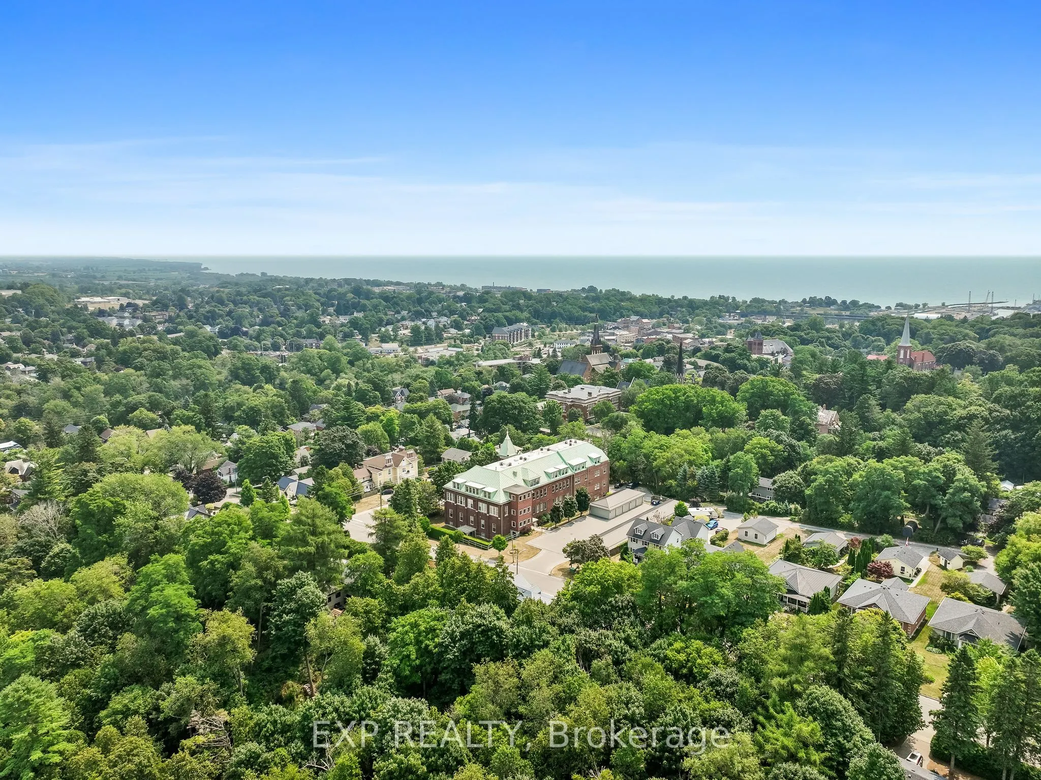 72 Pine Street N, #302