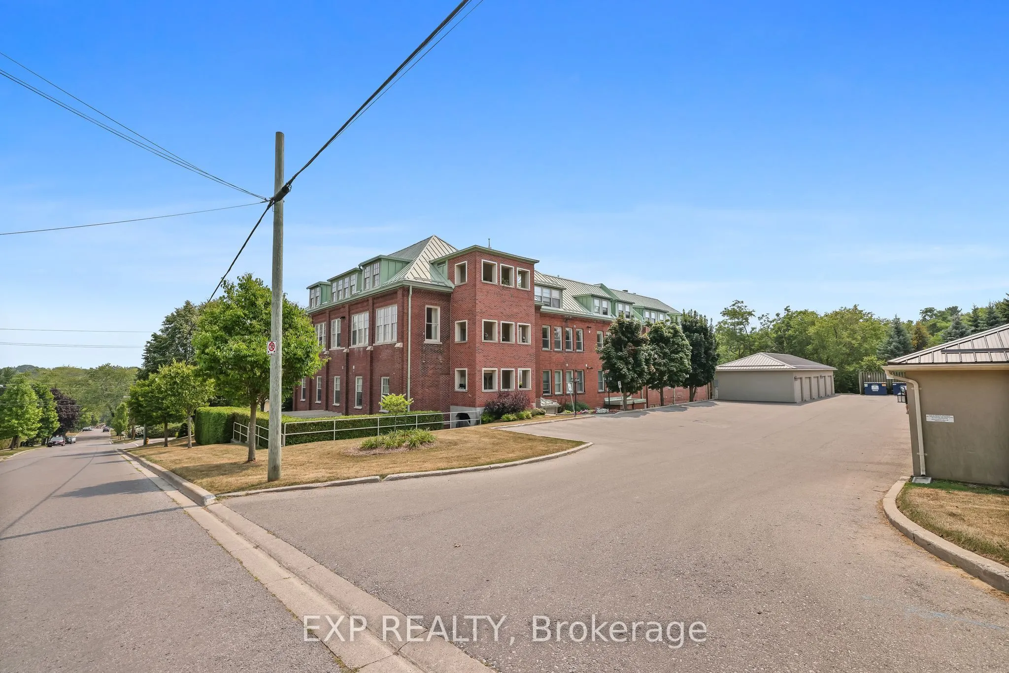 72 Pine Street N, #302