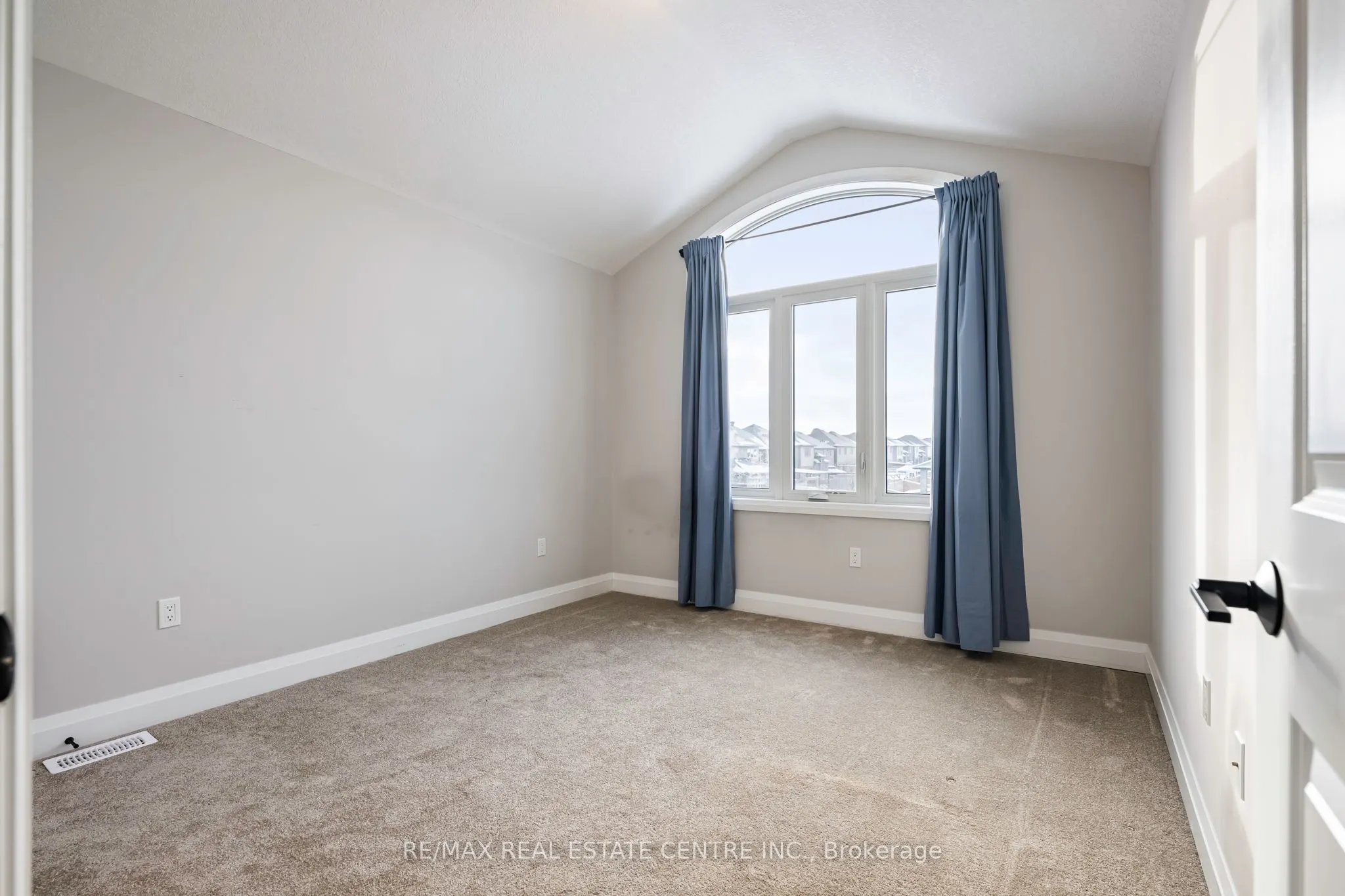 3 Grundy Crescent