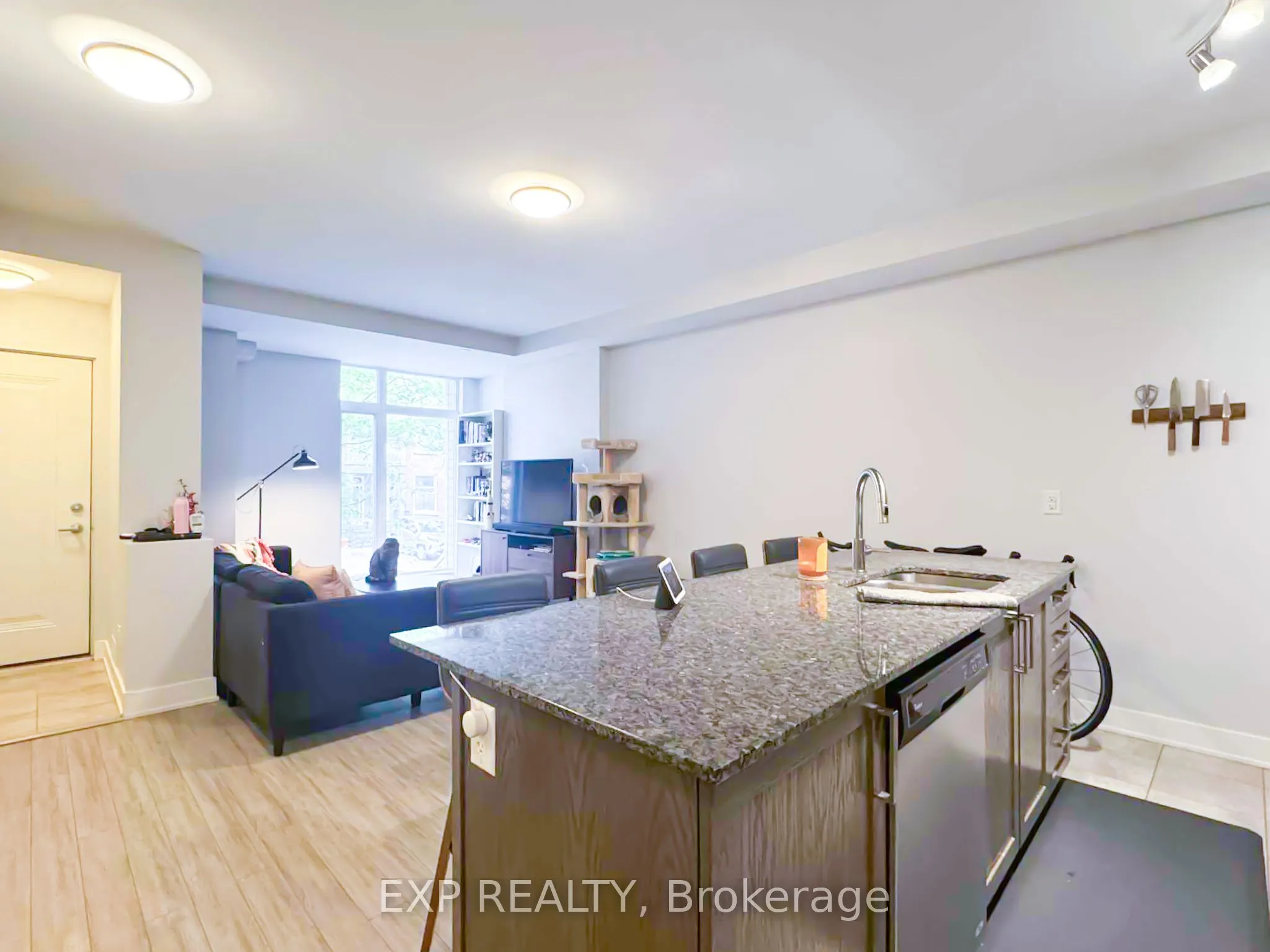106 Holmwood Avenue, #106