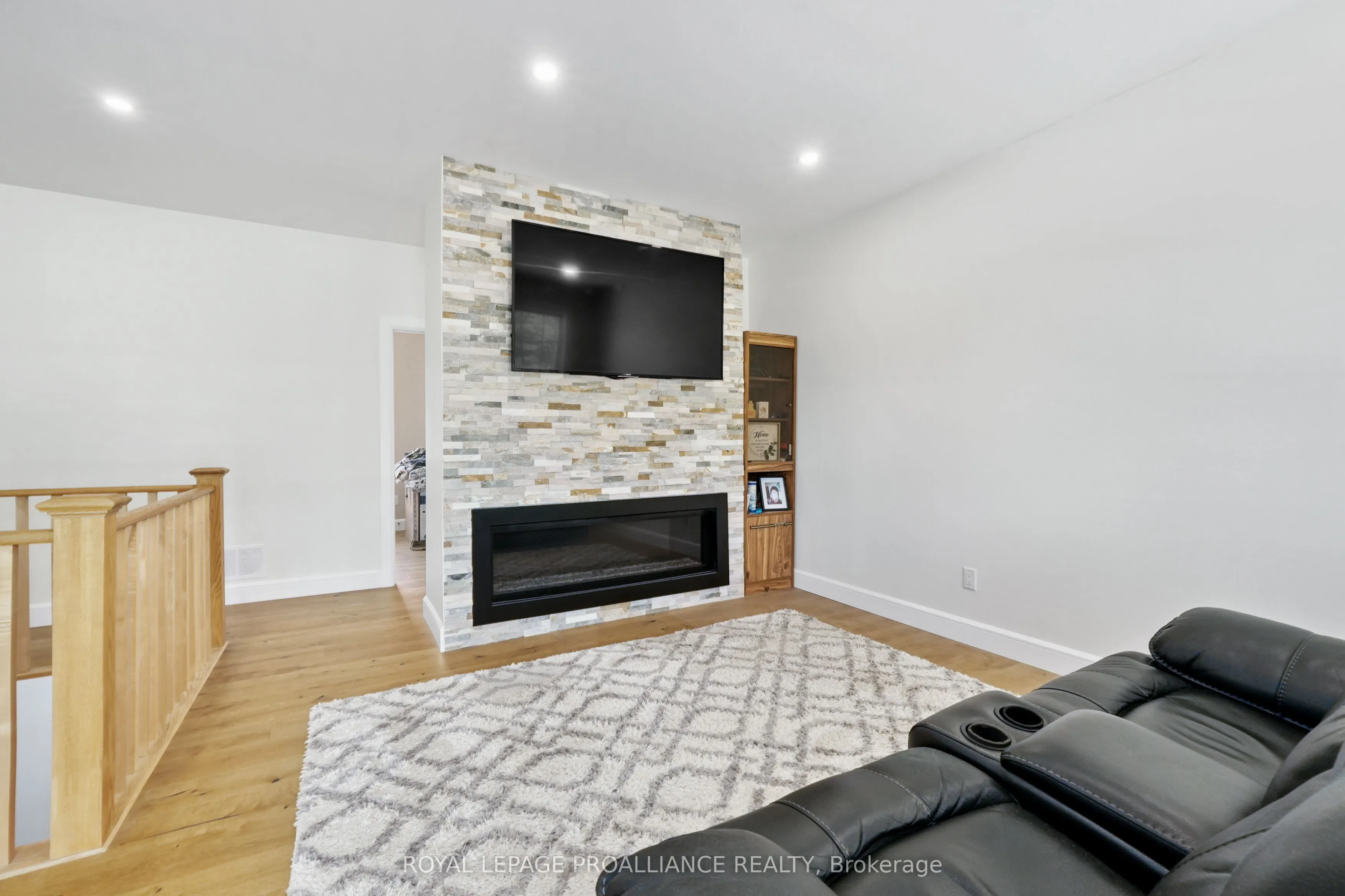 7717 County Rd 45