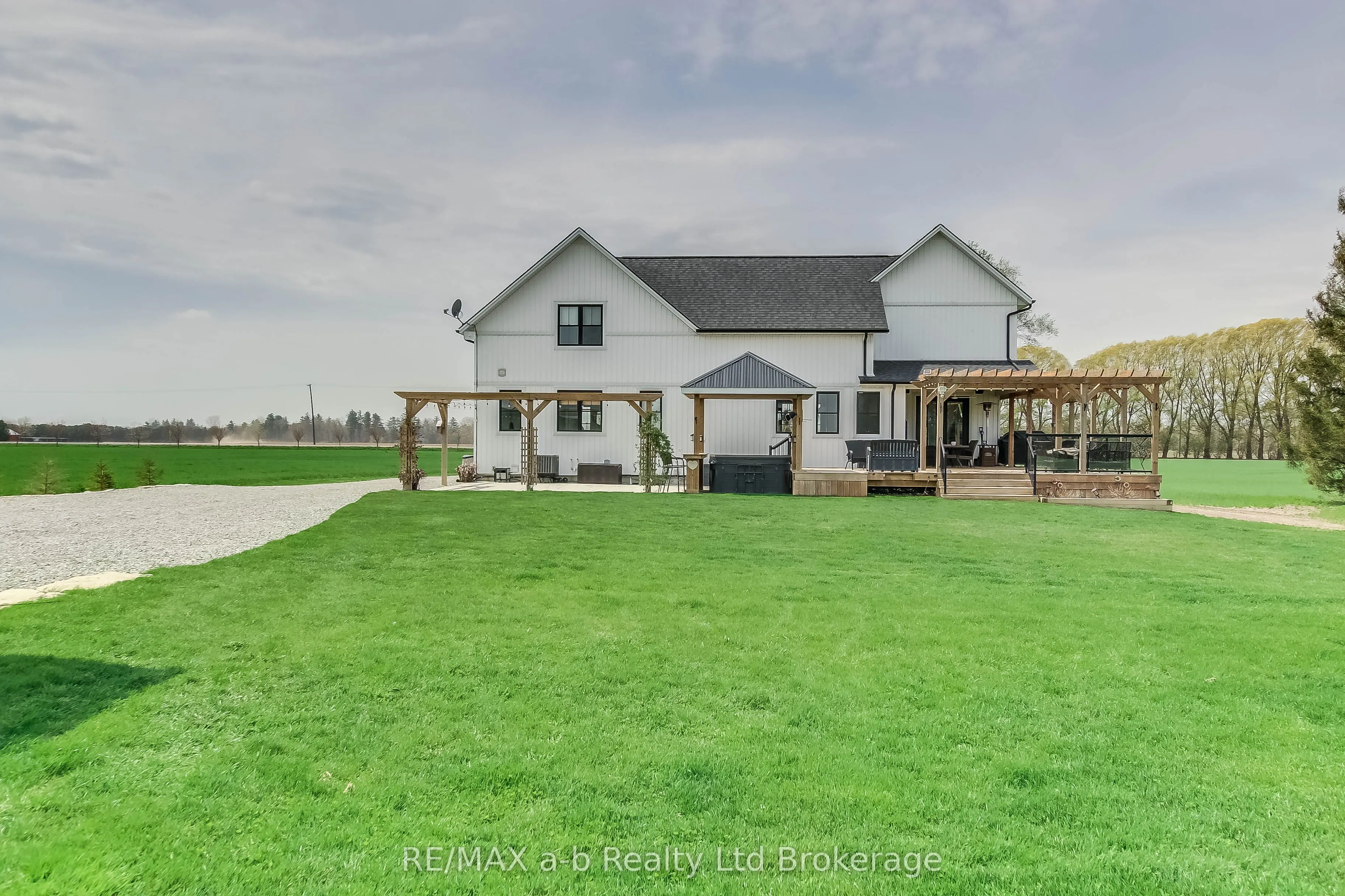 3246 Swimming Pool Road