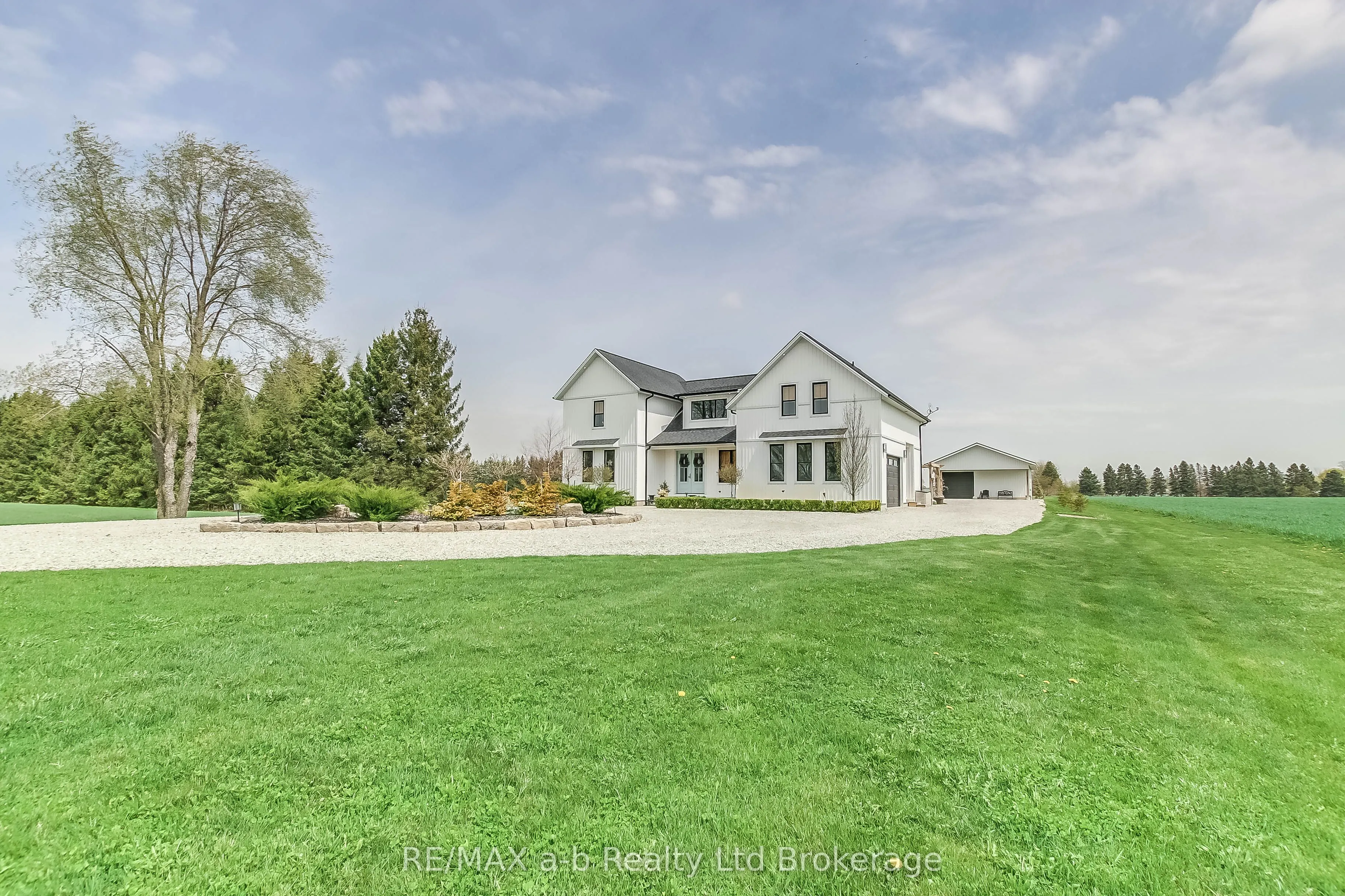 3246 Swimming Pool Road