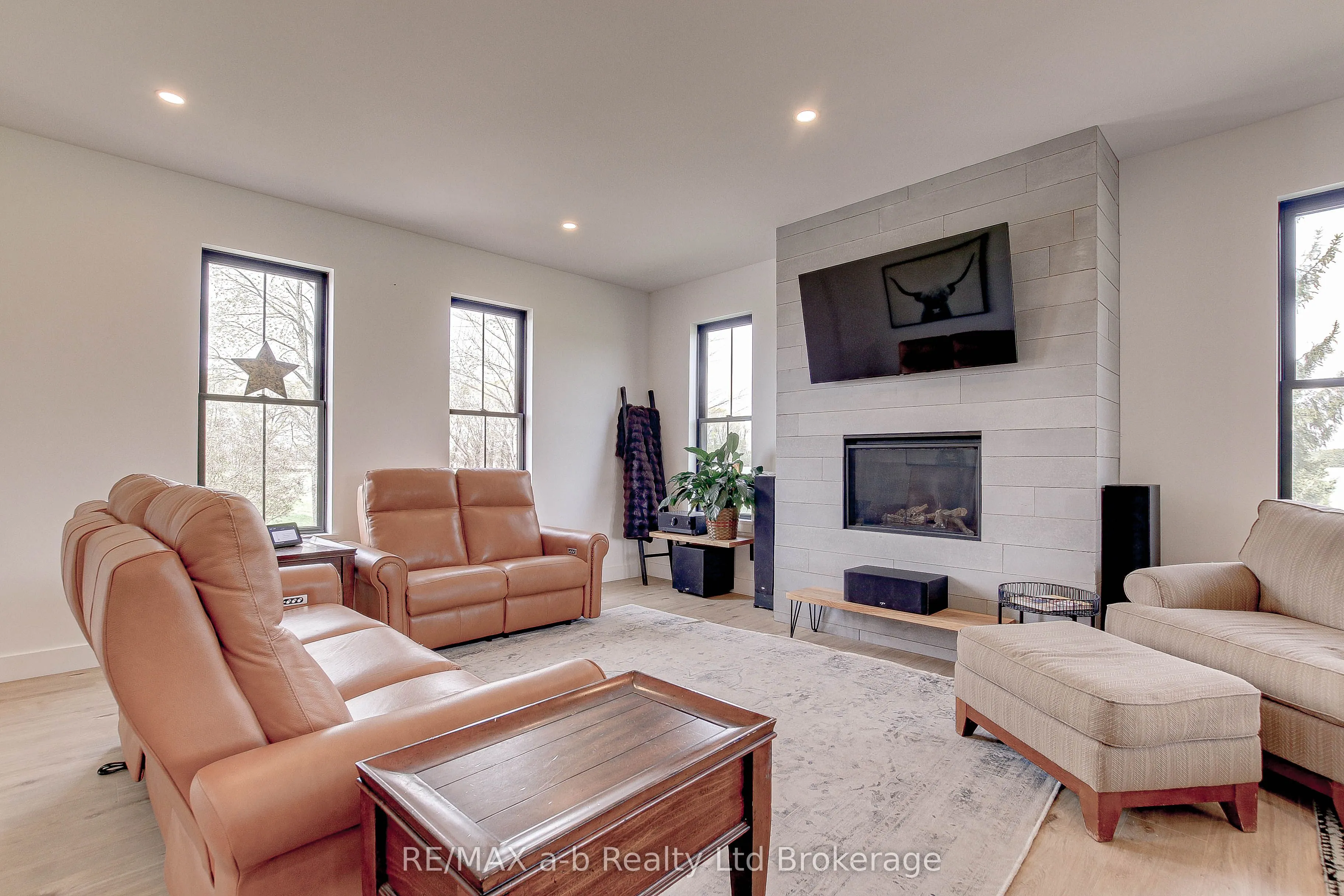 3246 Swimming Pool Road