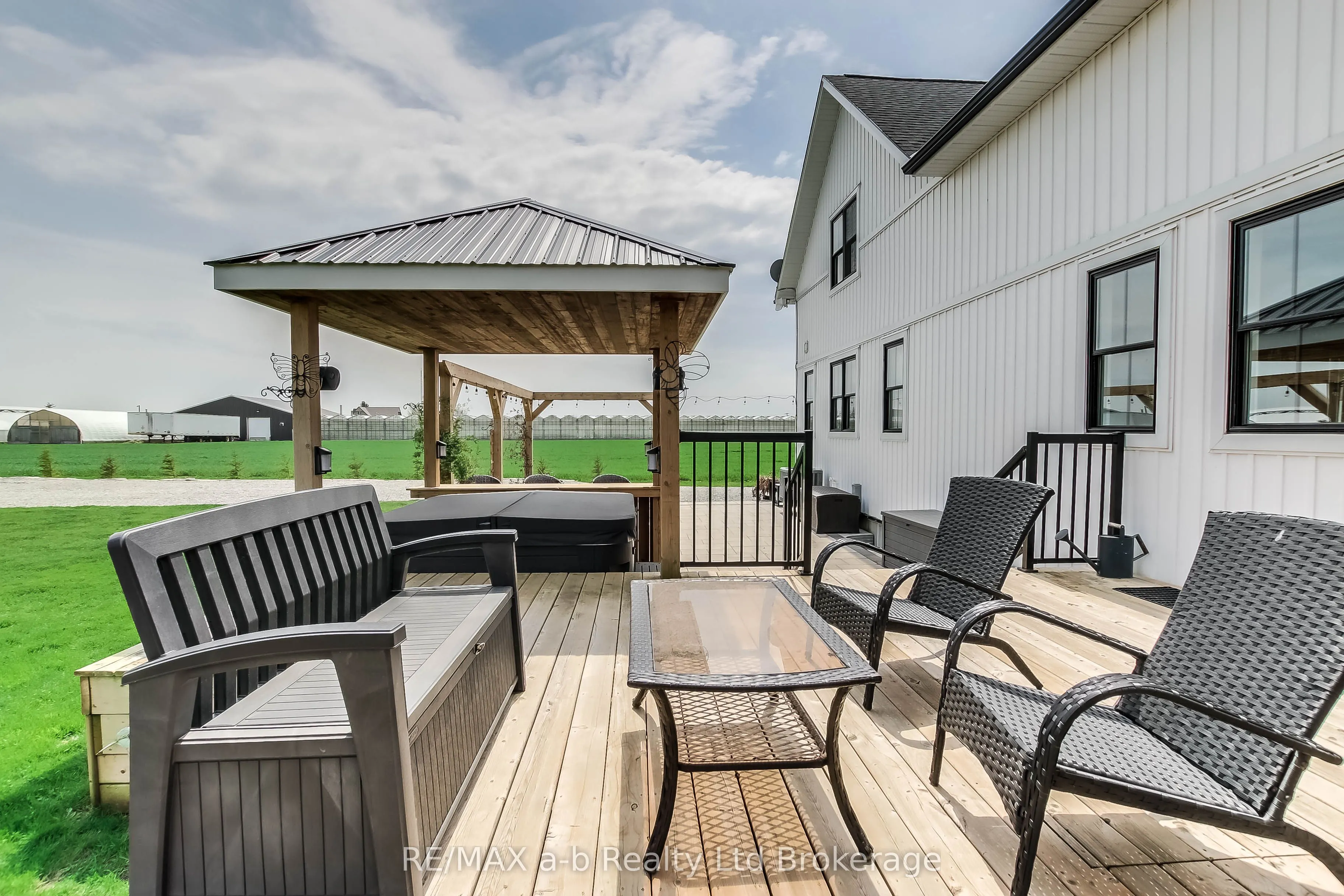 3246 Swimming Pool Road