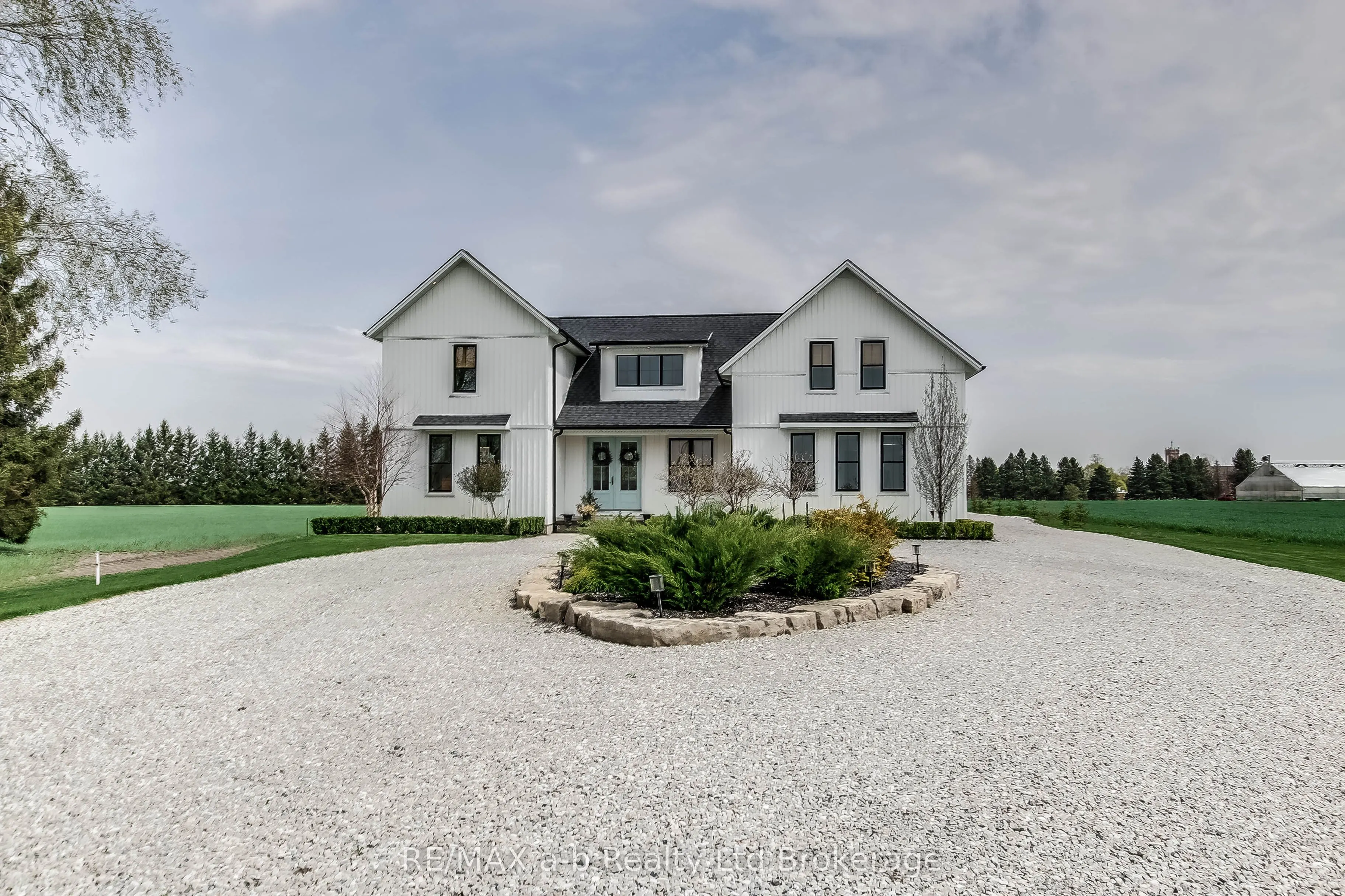 3246 Swimming Pool Road