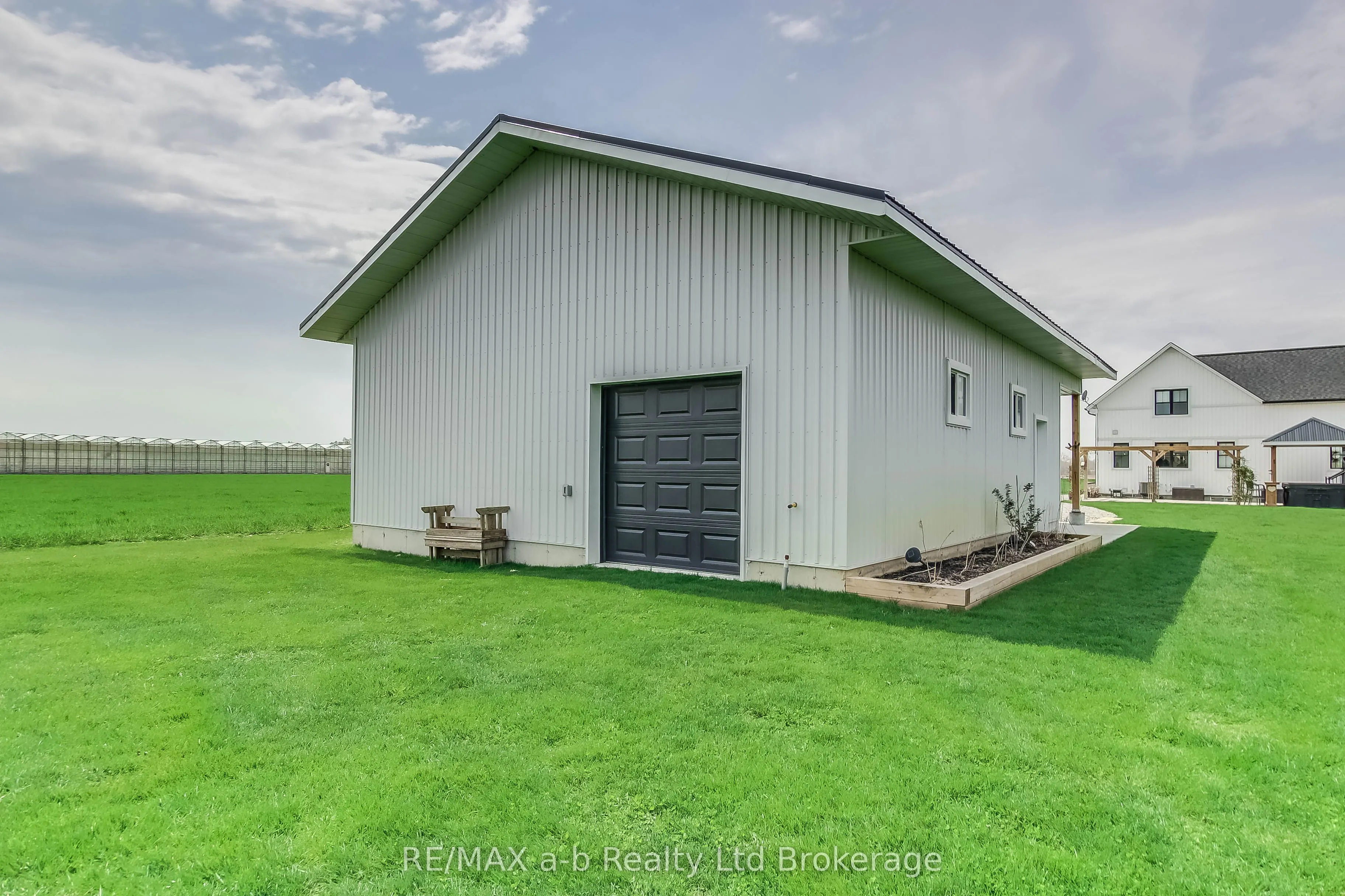3246 Swimming Pool Road
