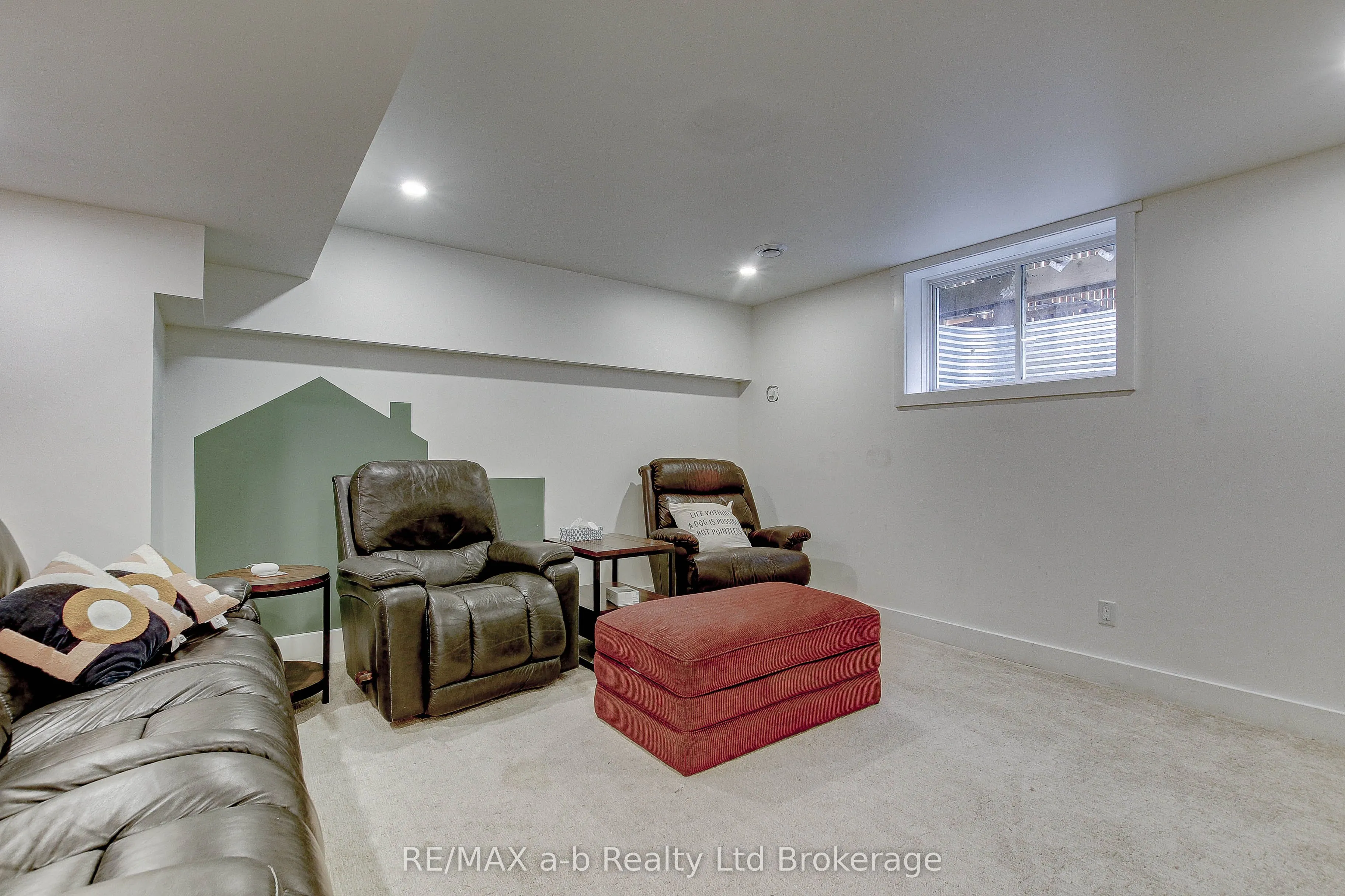 3246 Swimming Pool Road