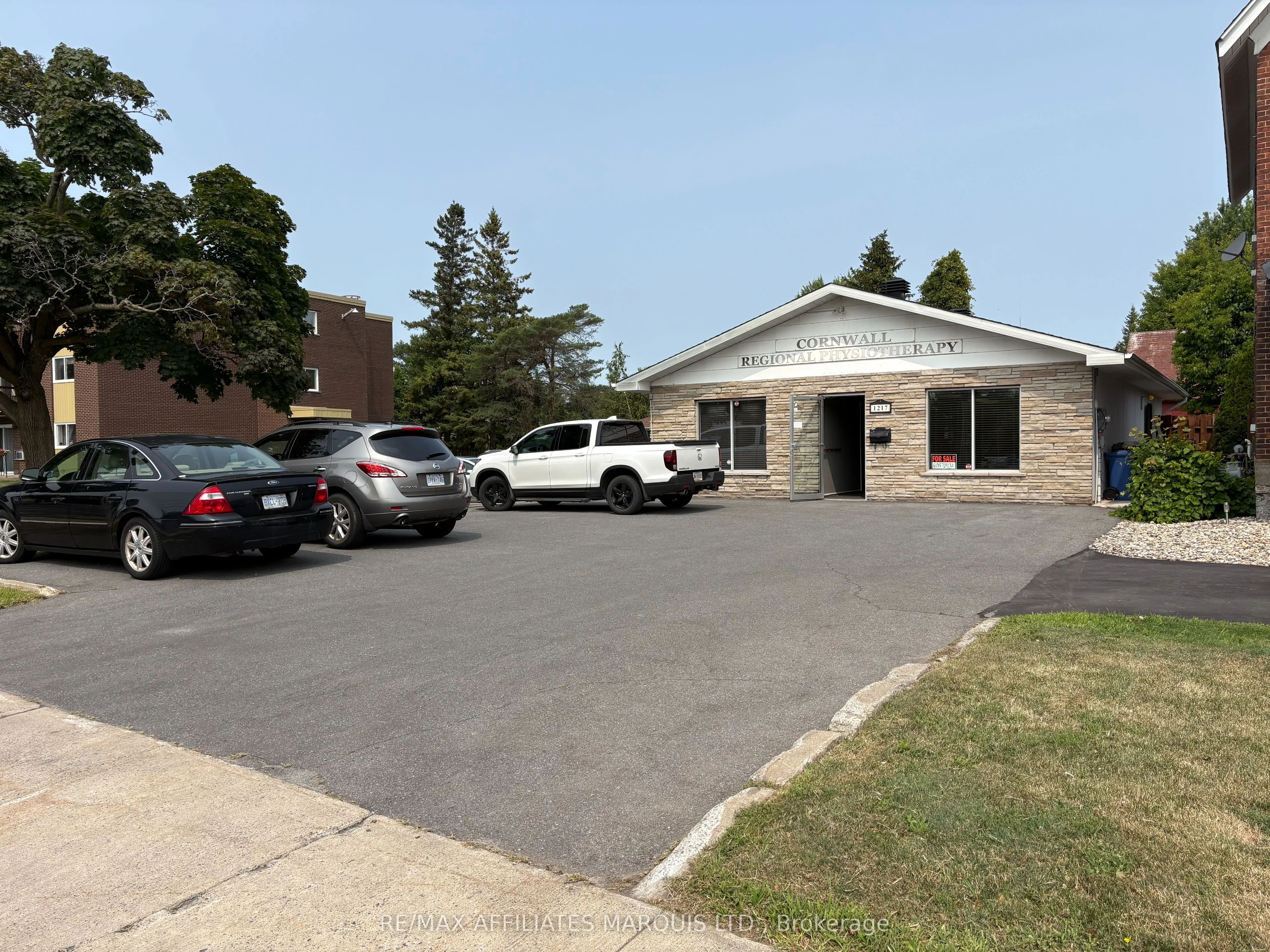 1217 Second Street W