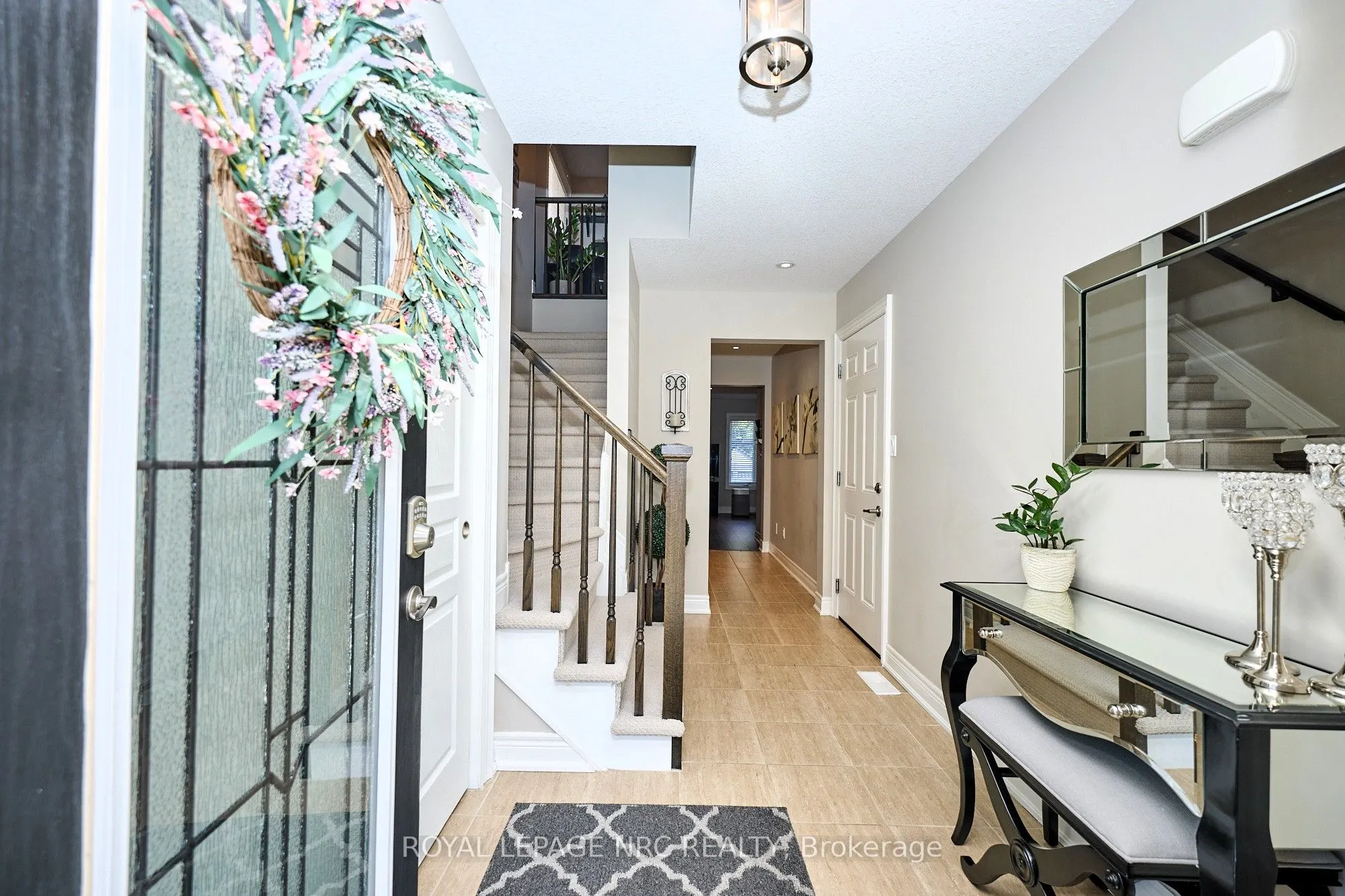 118 Roselawn Crescent