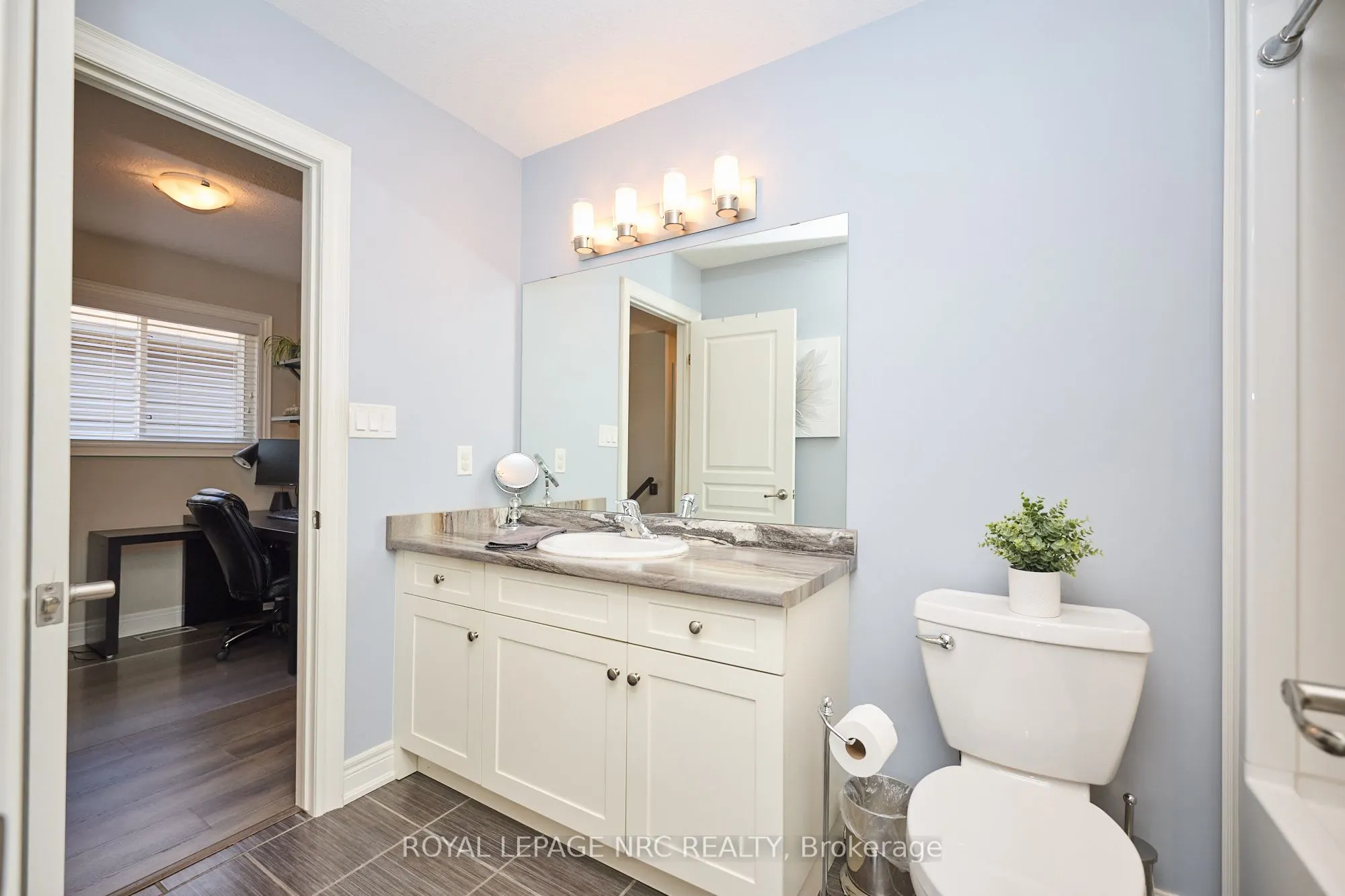 118 Roselawn Crescent