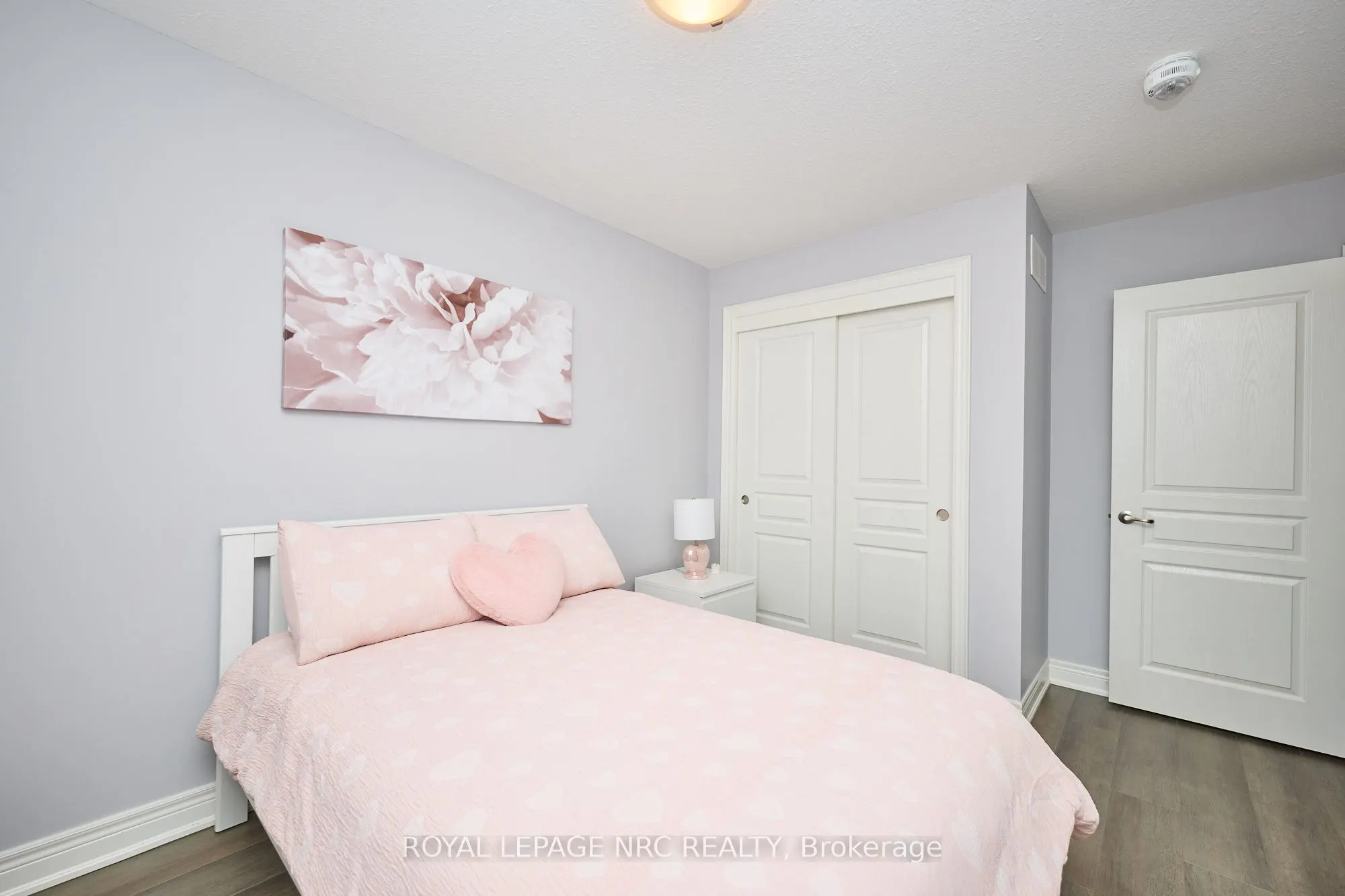 118 Roselawn Crescent