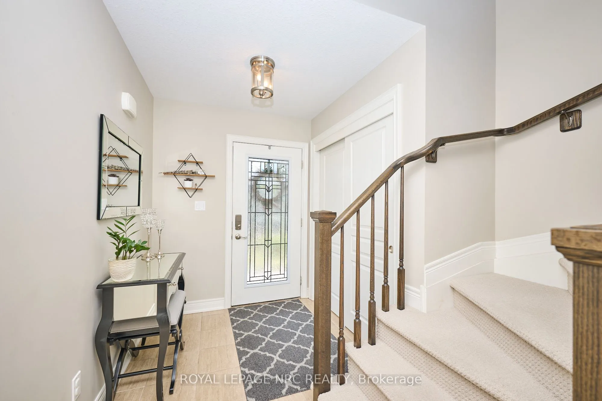 118 Roselawn Crescent