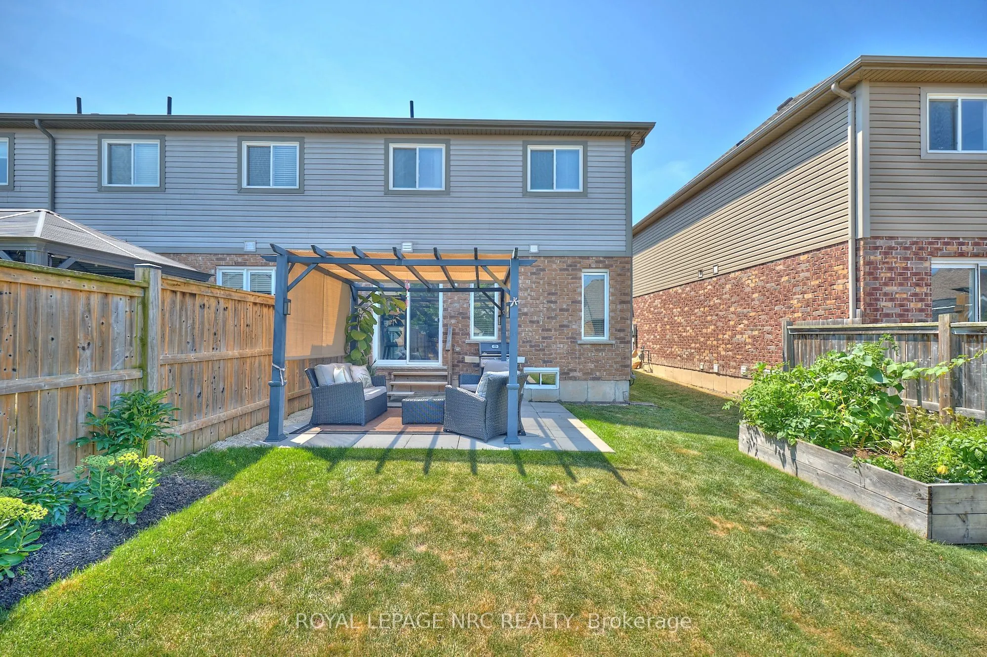118 Roselawn Crescent