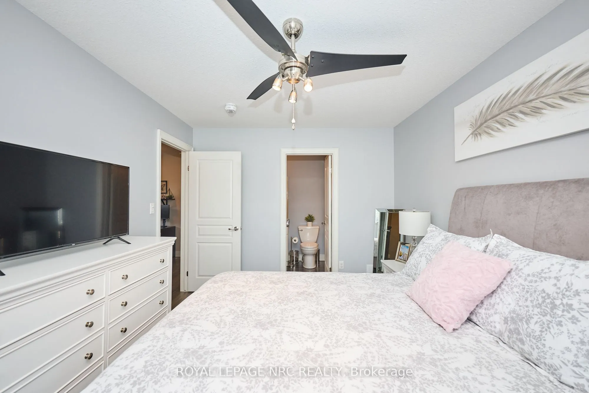 118 Roselawn Crescent