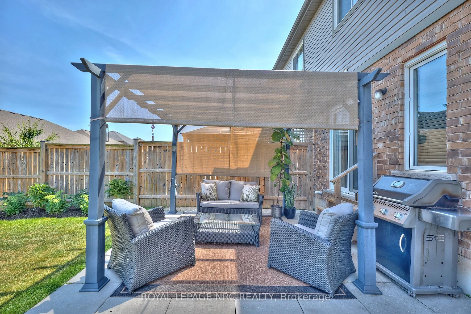 118 Roselawn Crescent