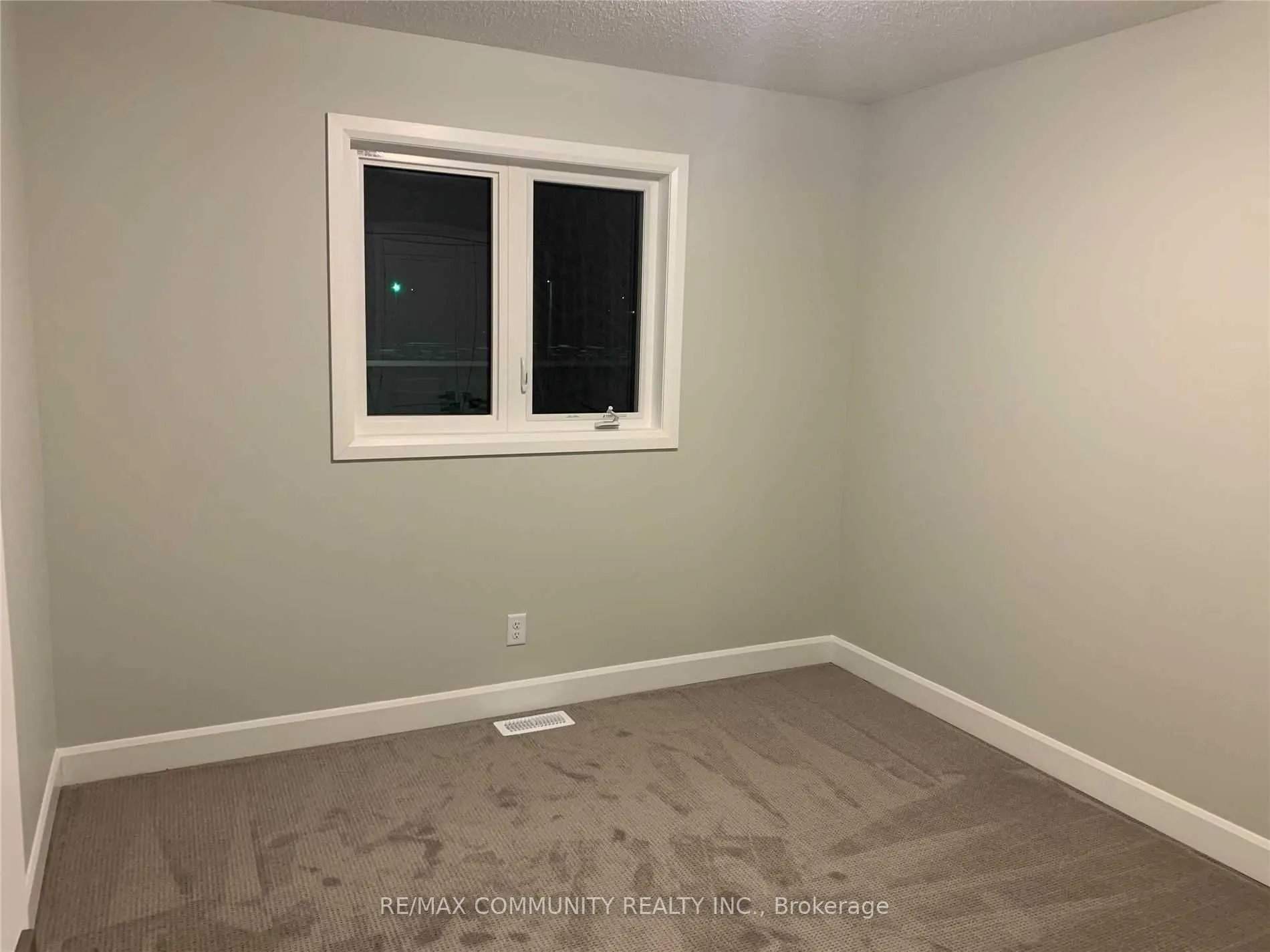 1209 Max Crescent