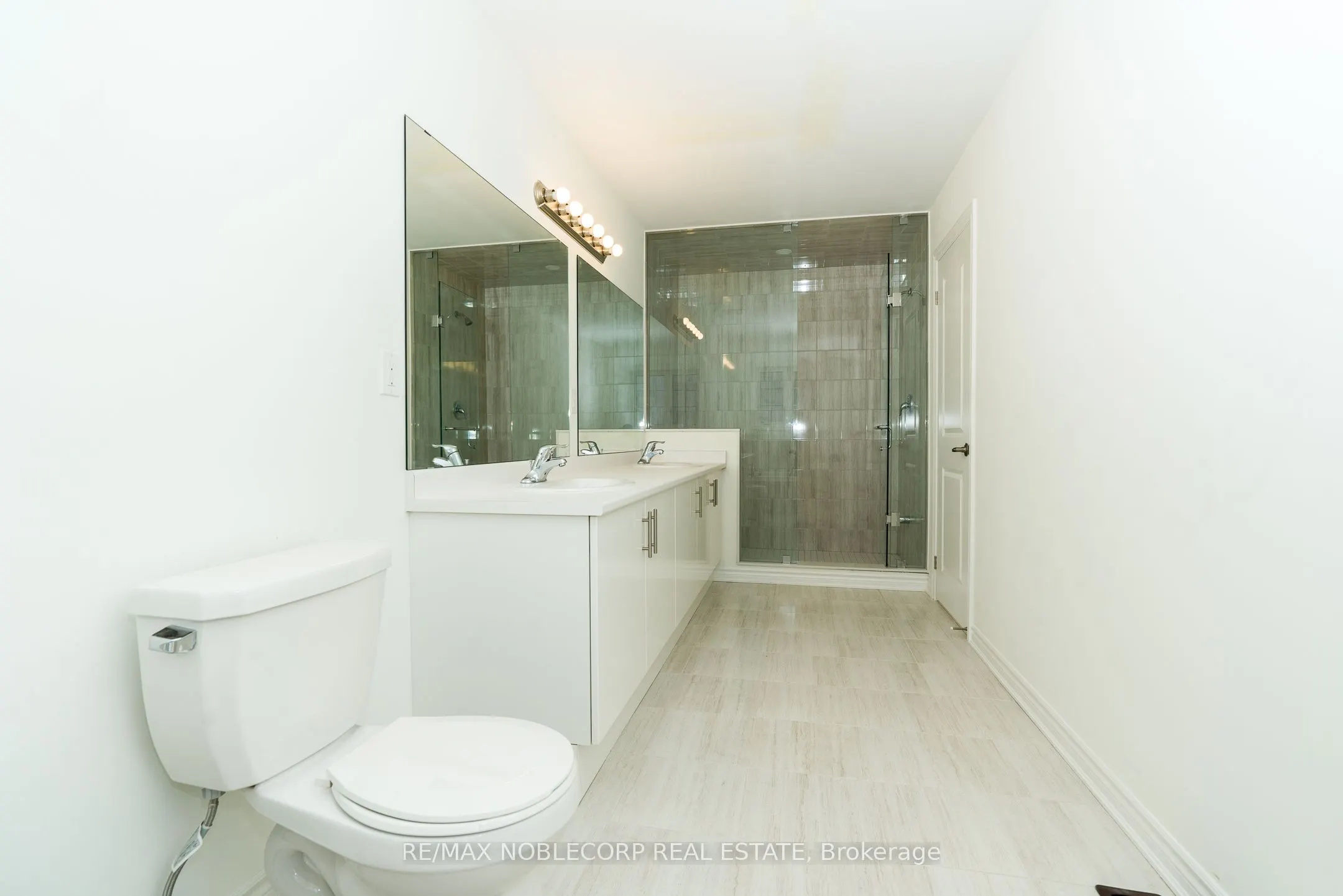 139 Sapphire Way