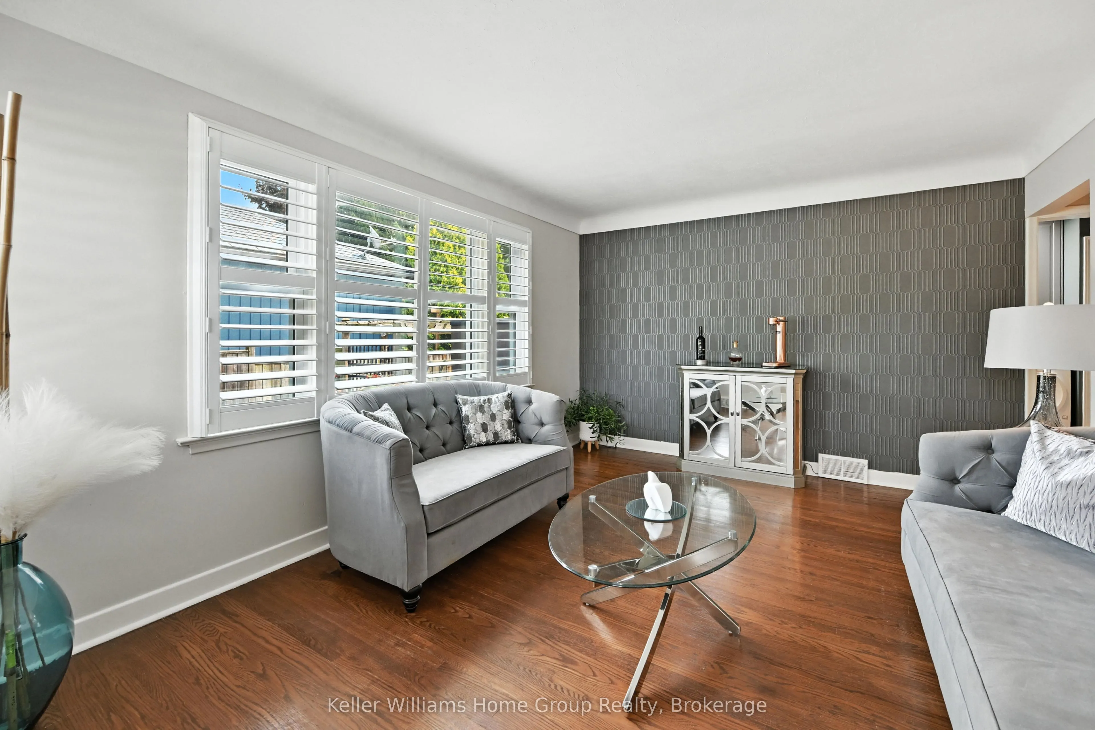 4 Glenview Avenue