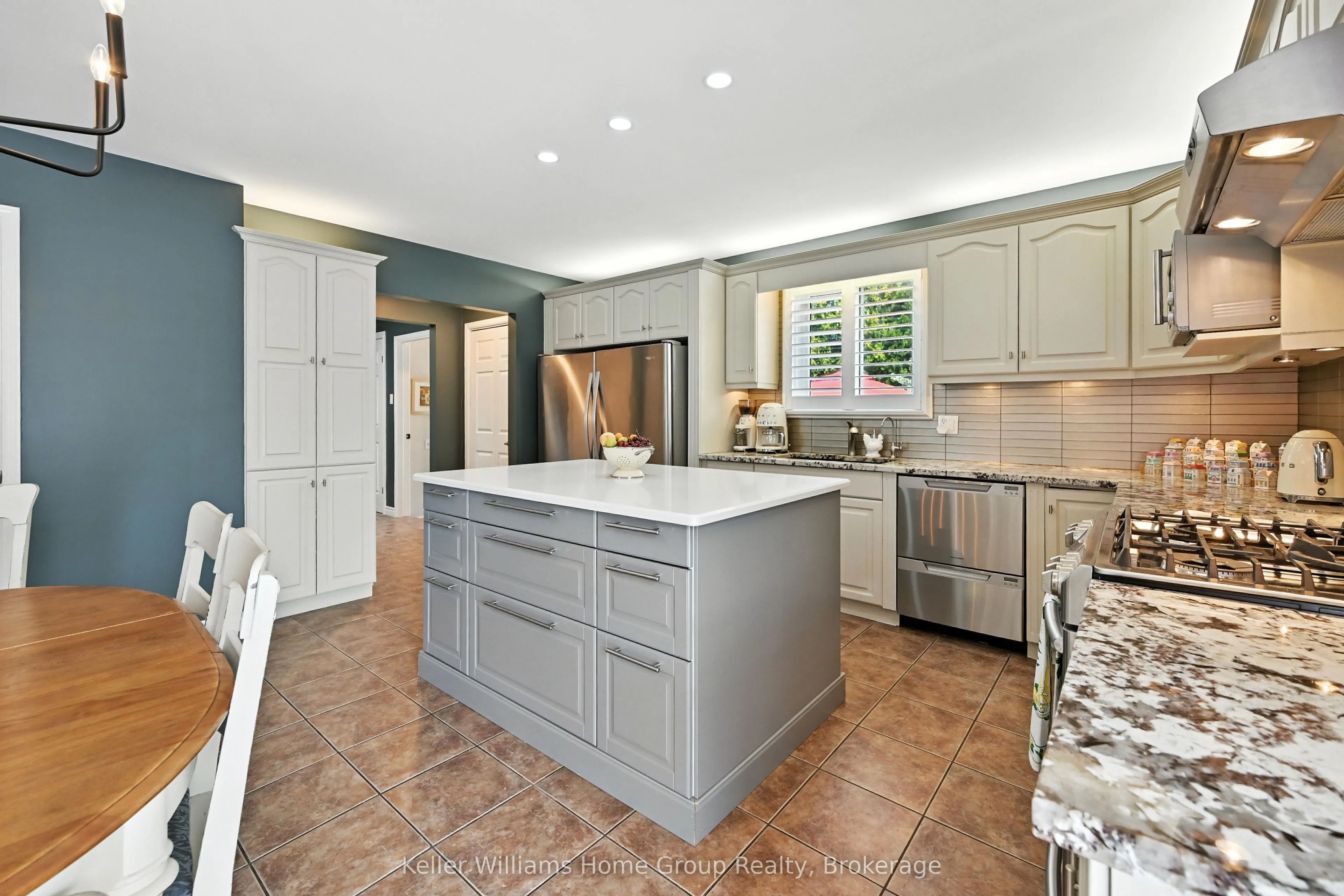4 Glenview Avenue