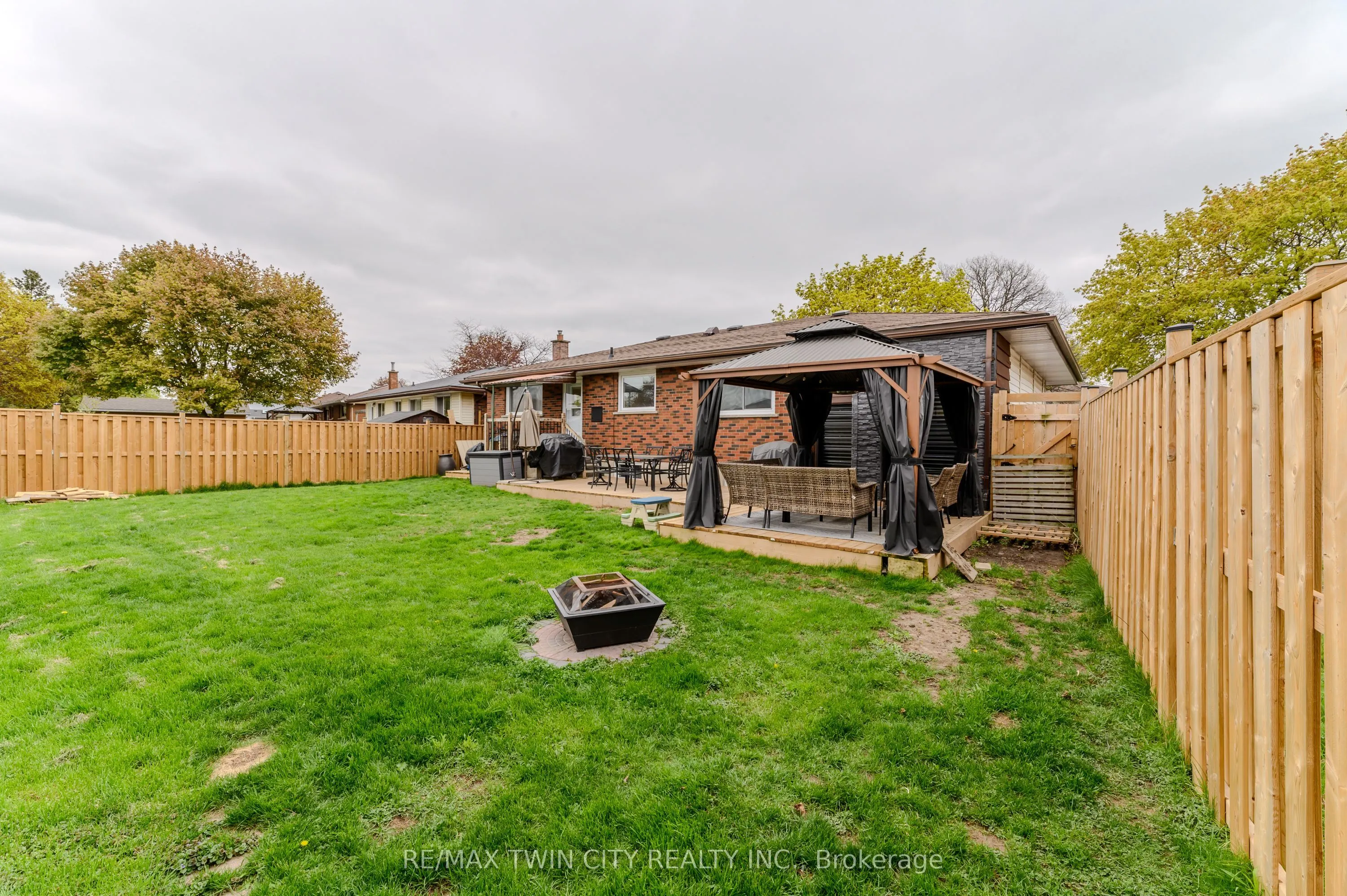 8 Pembroke Avenue