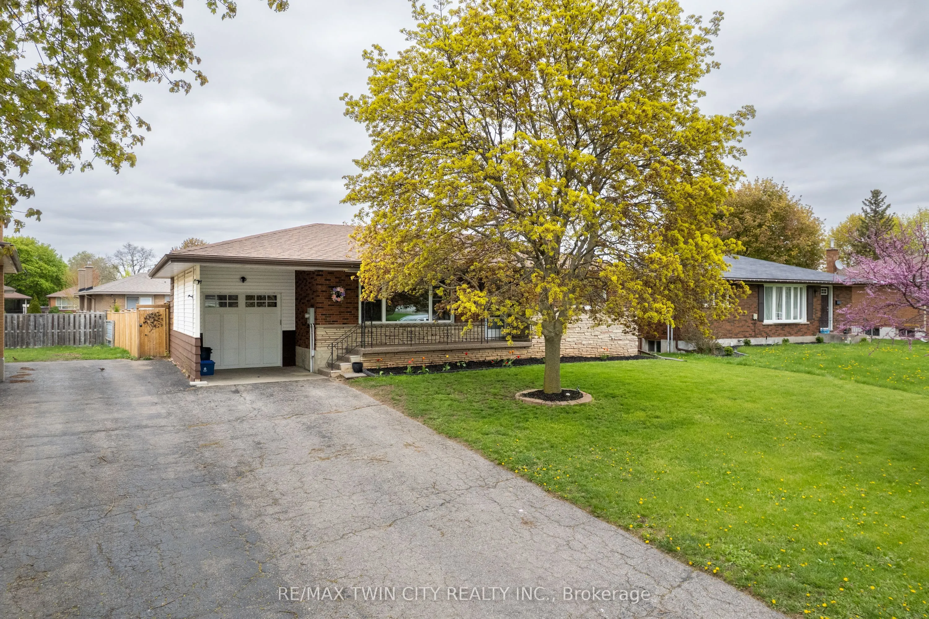 8 Pembroke Avenue
