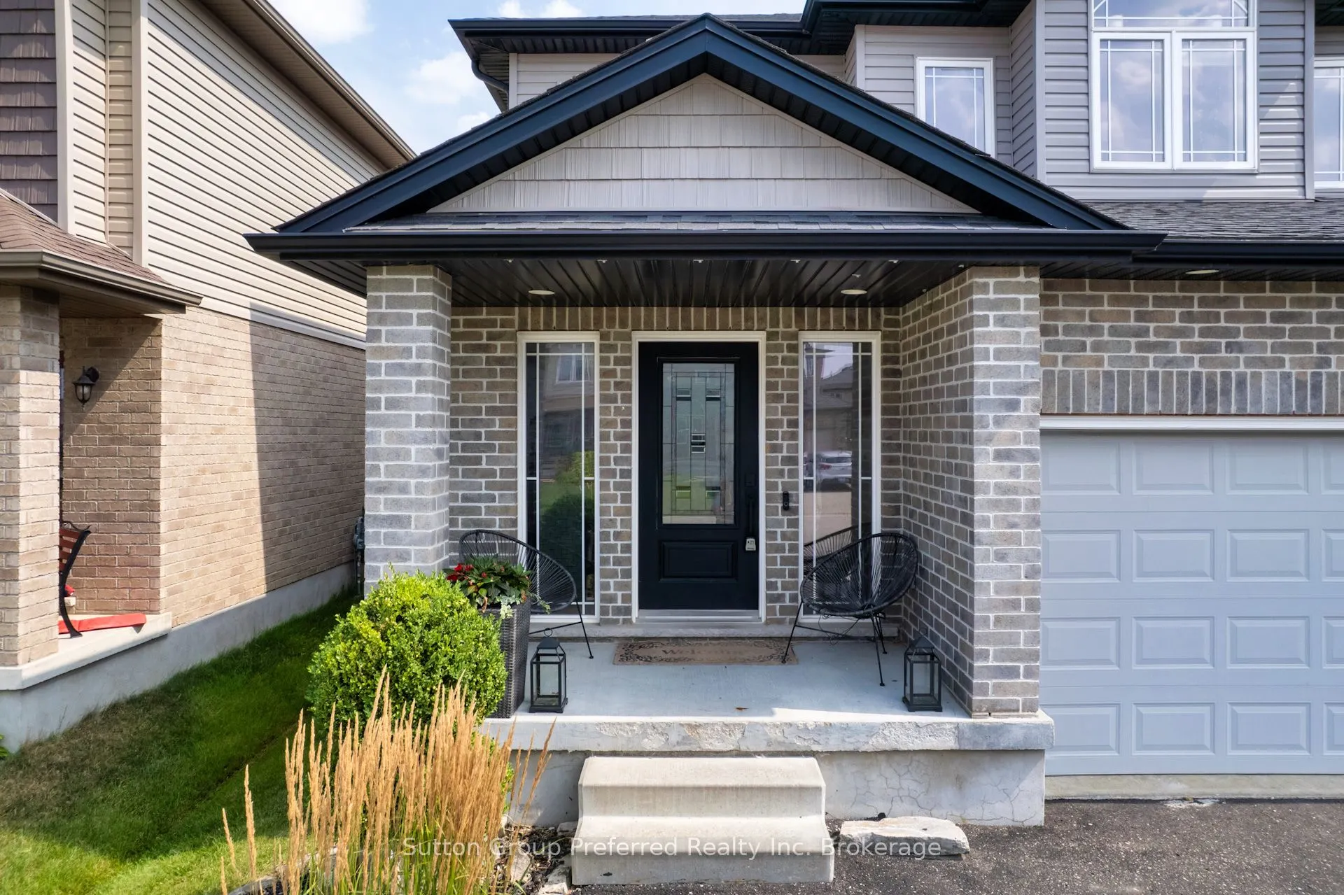 6 Moffatt Avenue