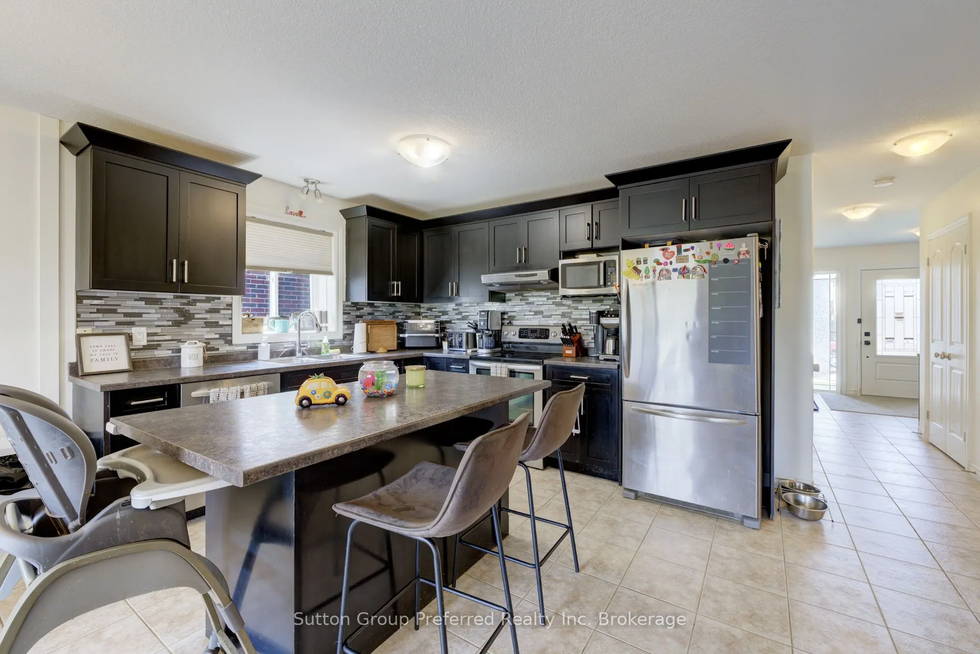 6 Moffatt Avenue