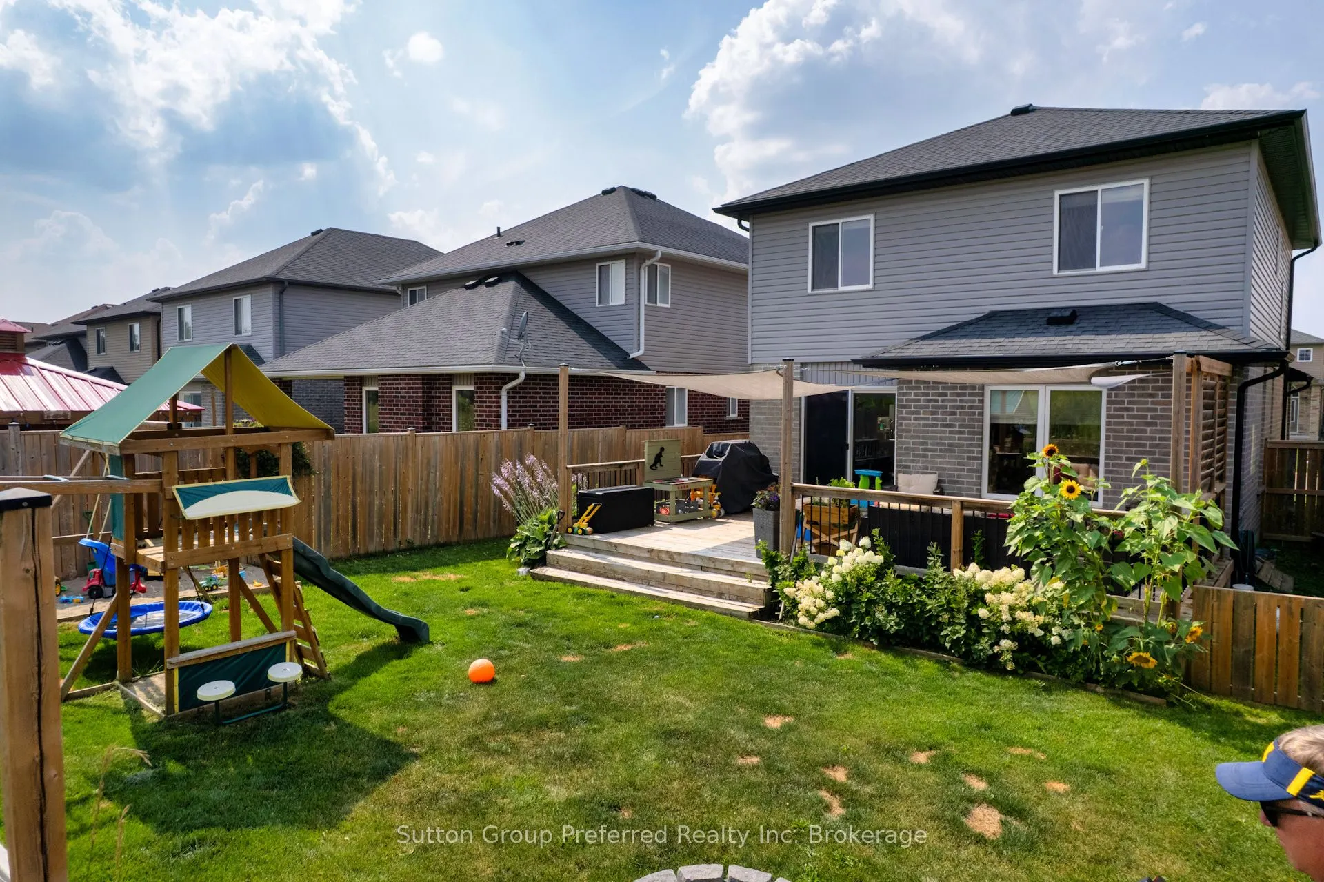 6 Moffatt Avenue