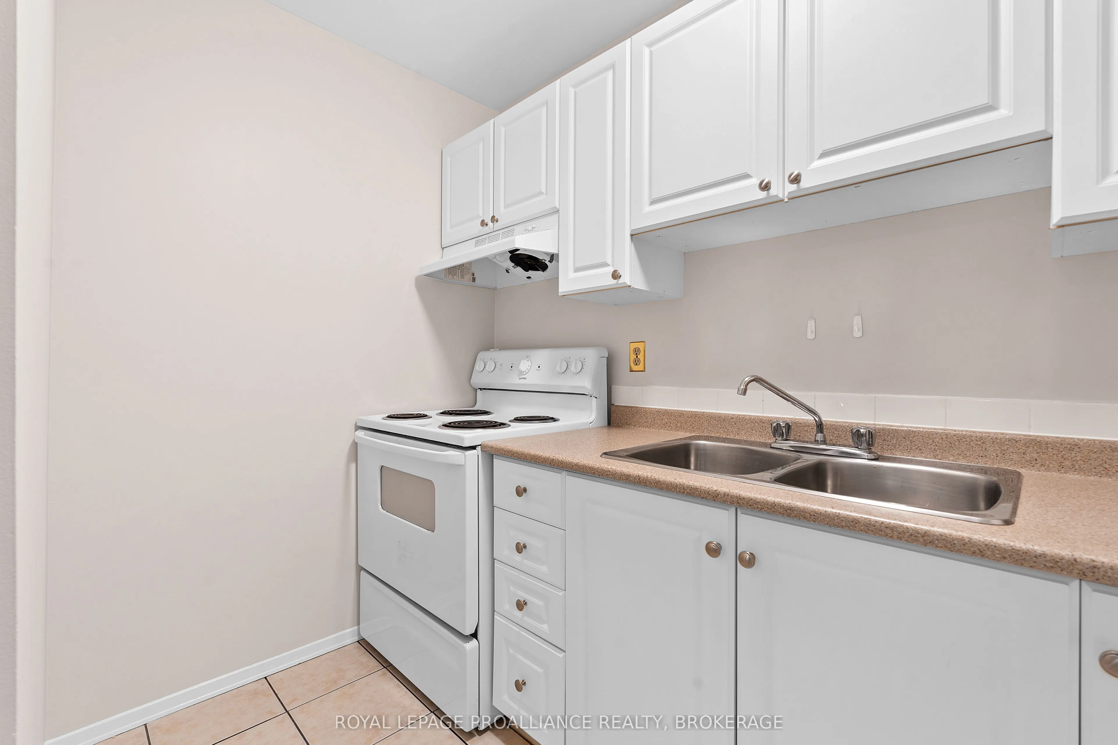 573 Armstrong Road, #302