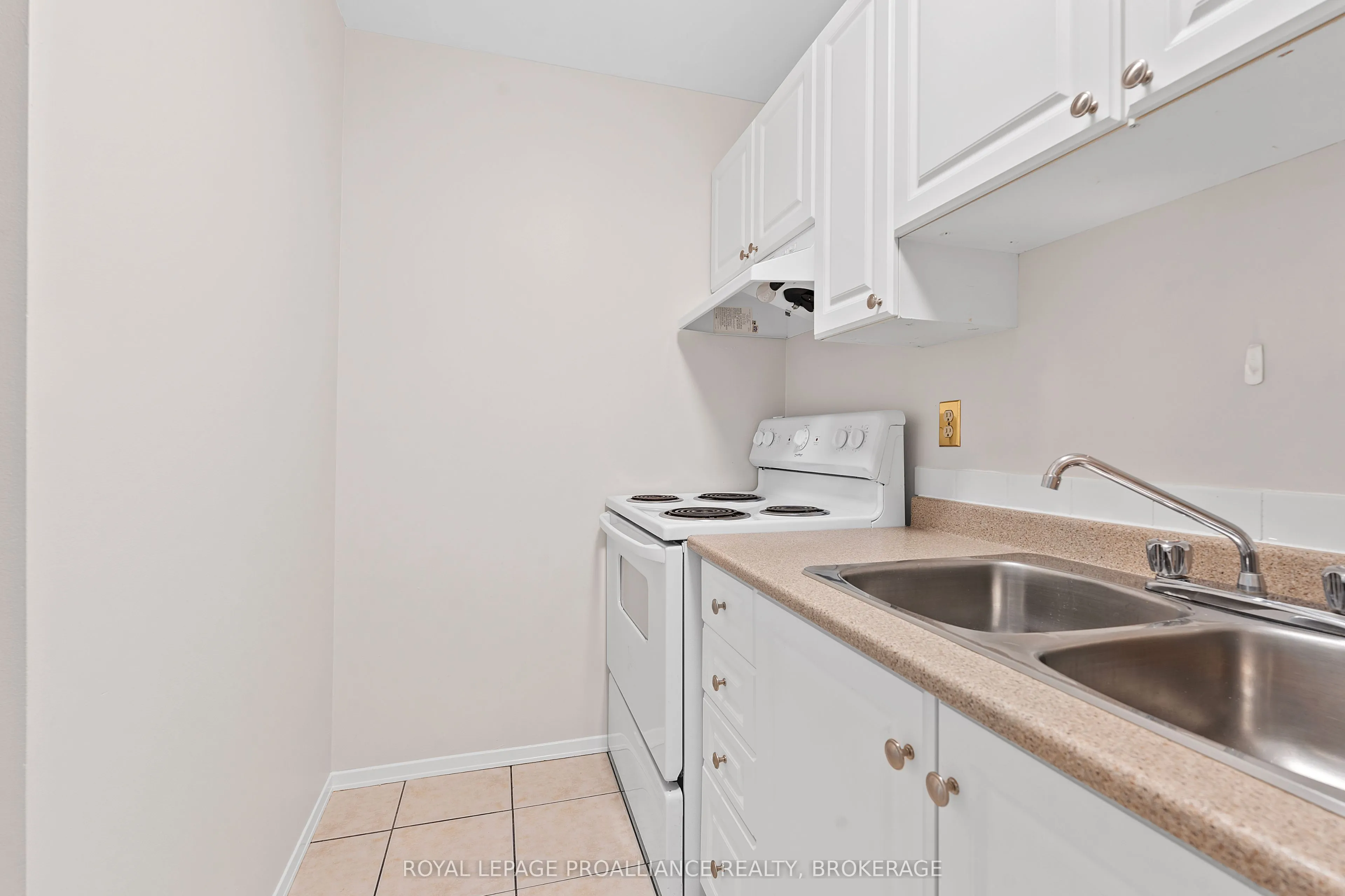 573 Armstrong Road, #302