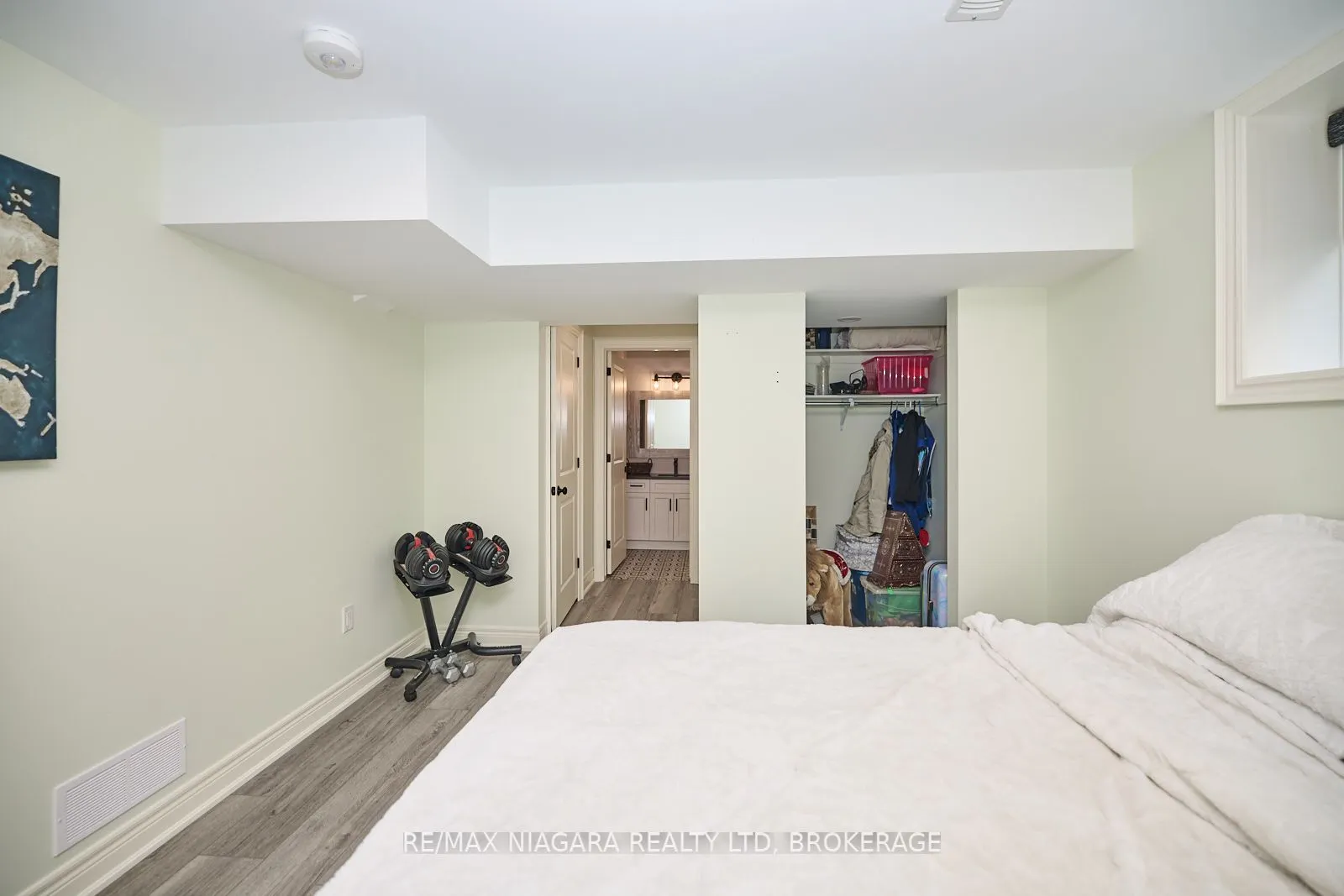 201 Pleasant Avenue N