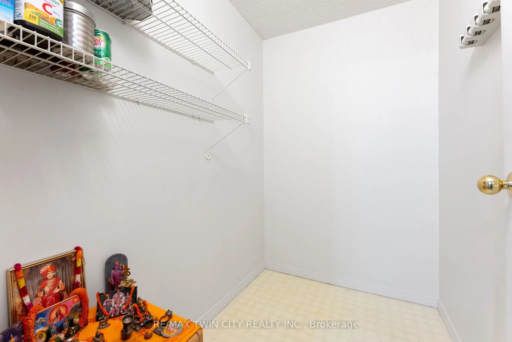 9 Bonheur Court, #212