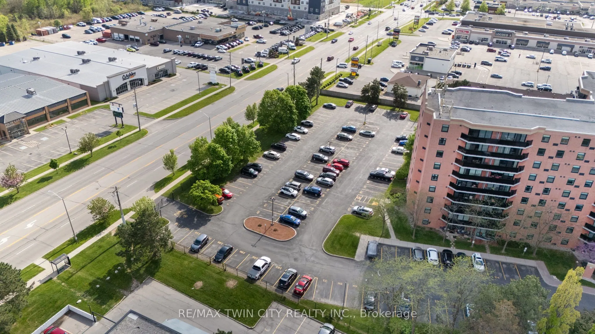 9 Bonheur Court, #212