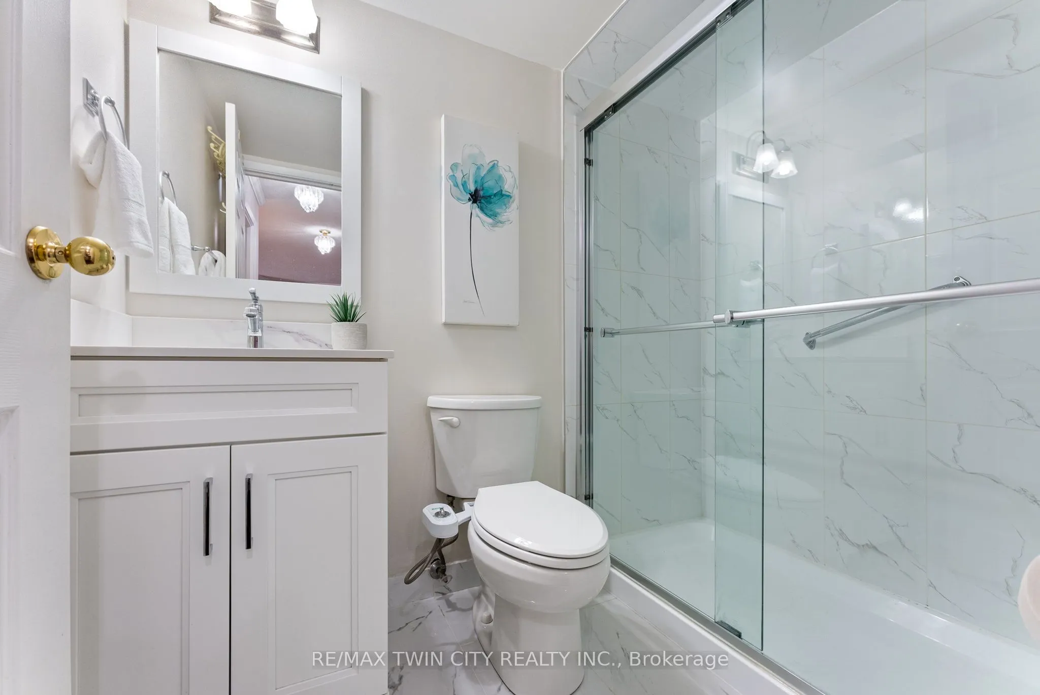 9 Bonheur Court, #212