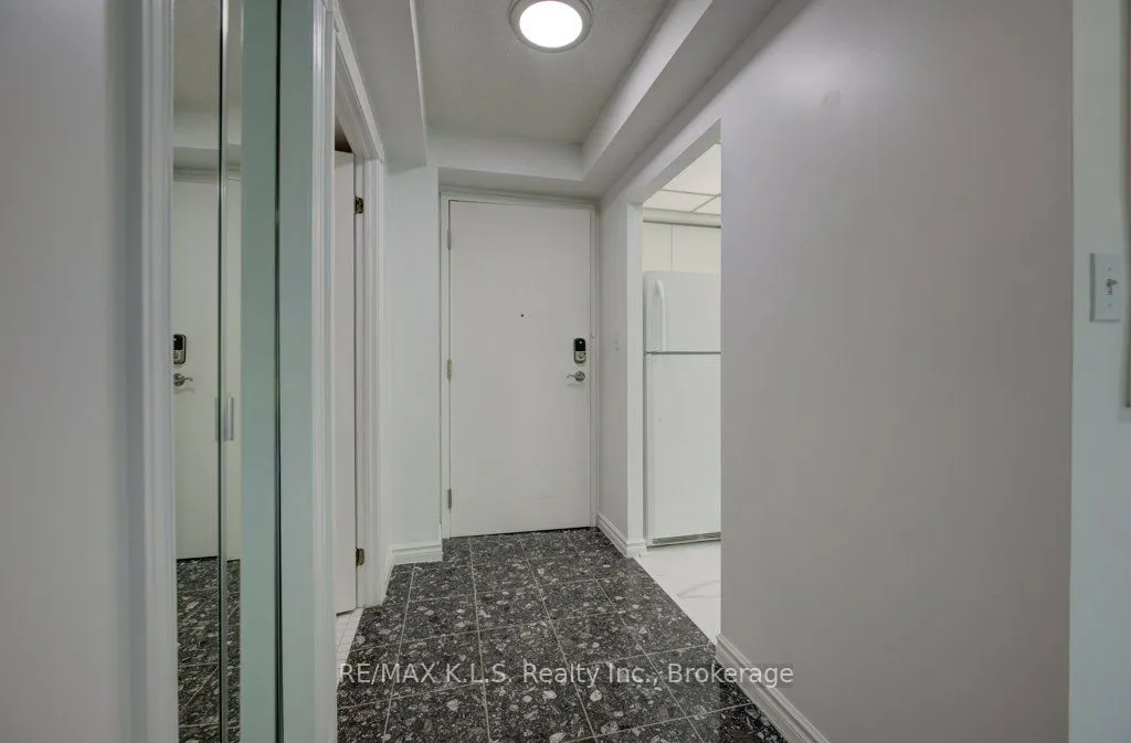 237 King Street W, #407