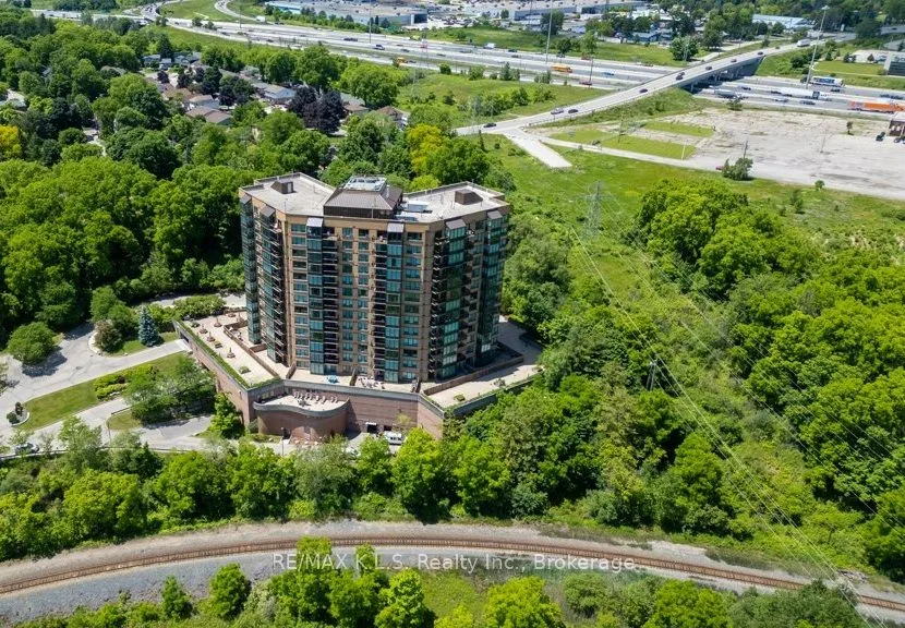 237 King Street W, #407