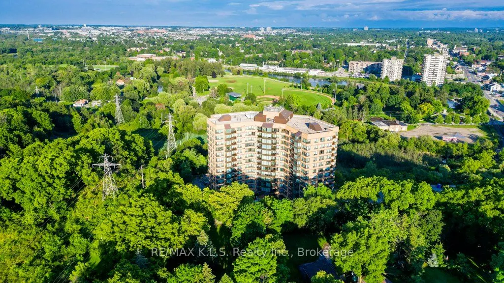 237 King Street W, #407