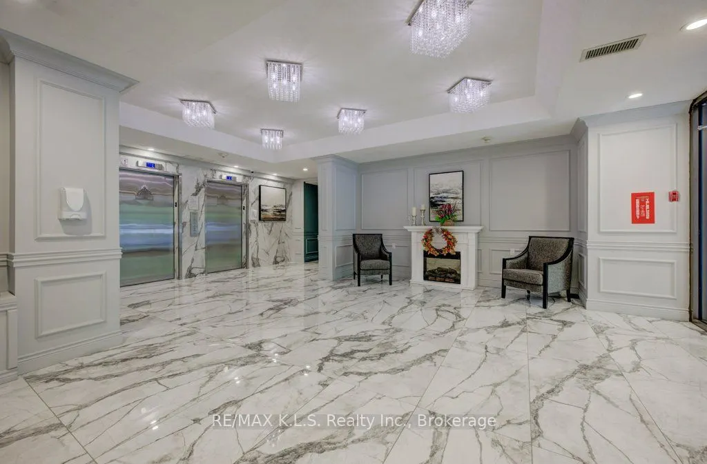 237 King Street W, #407