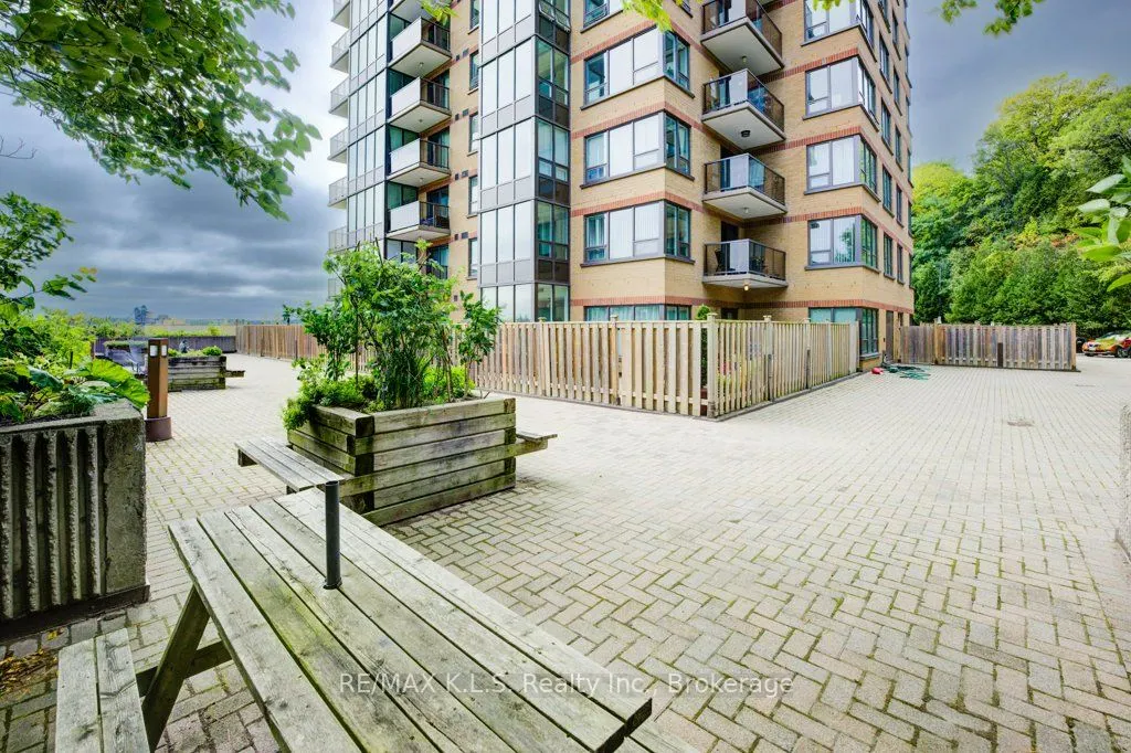 237 King Street W, #407