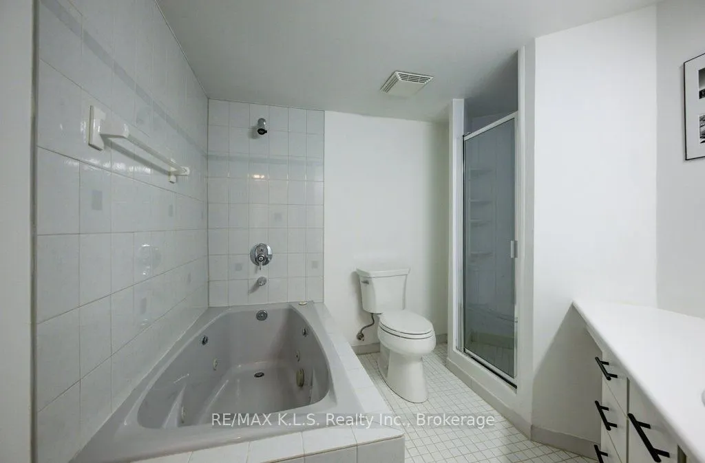 237 King Street W, #407