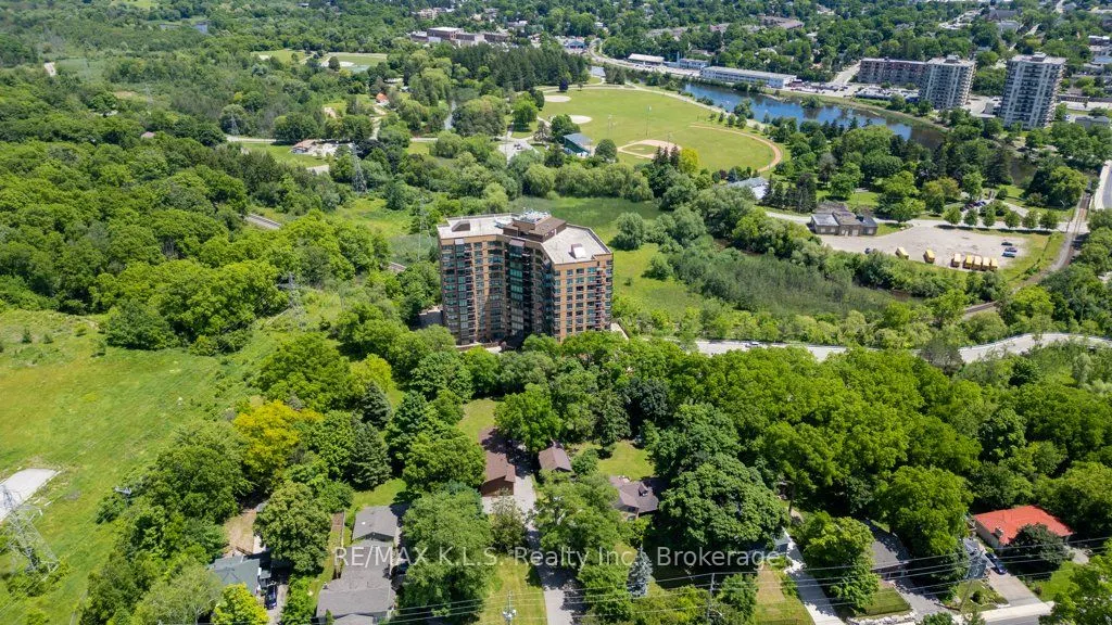 237 King Street W, #407