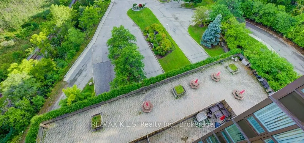 237 King Street W, #407