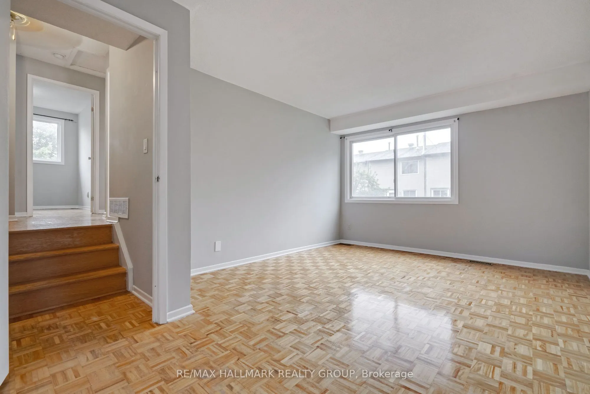 12F Larkshire Lane