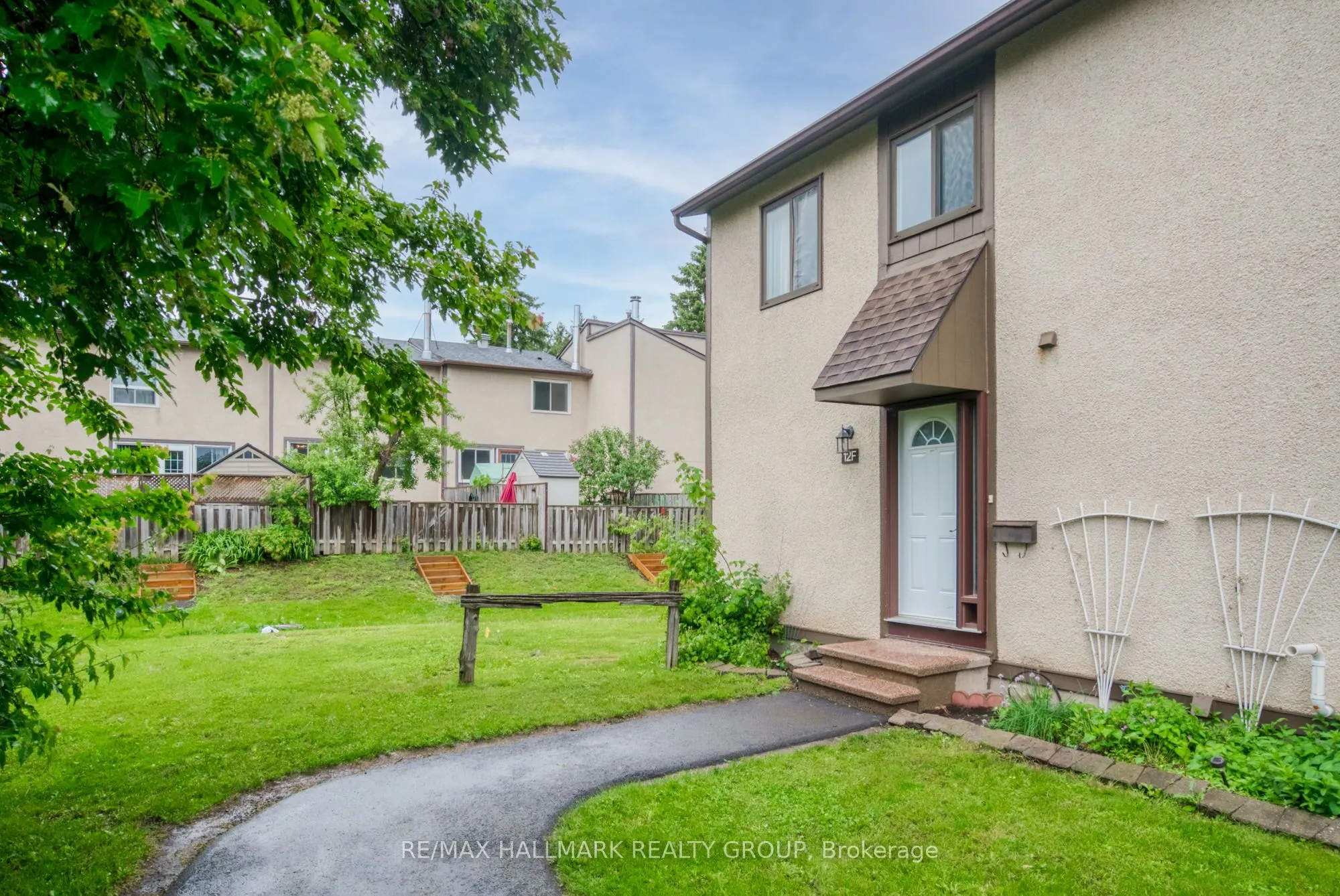 12F Larkshire Lane