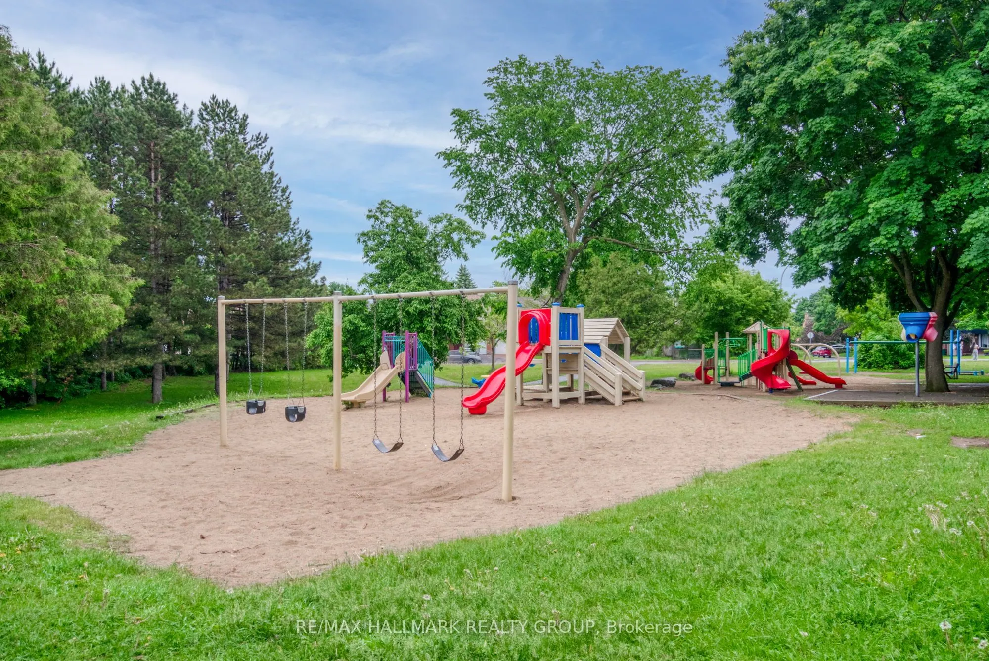 12F Larkshire Lane