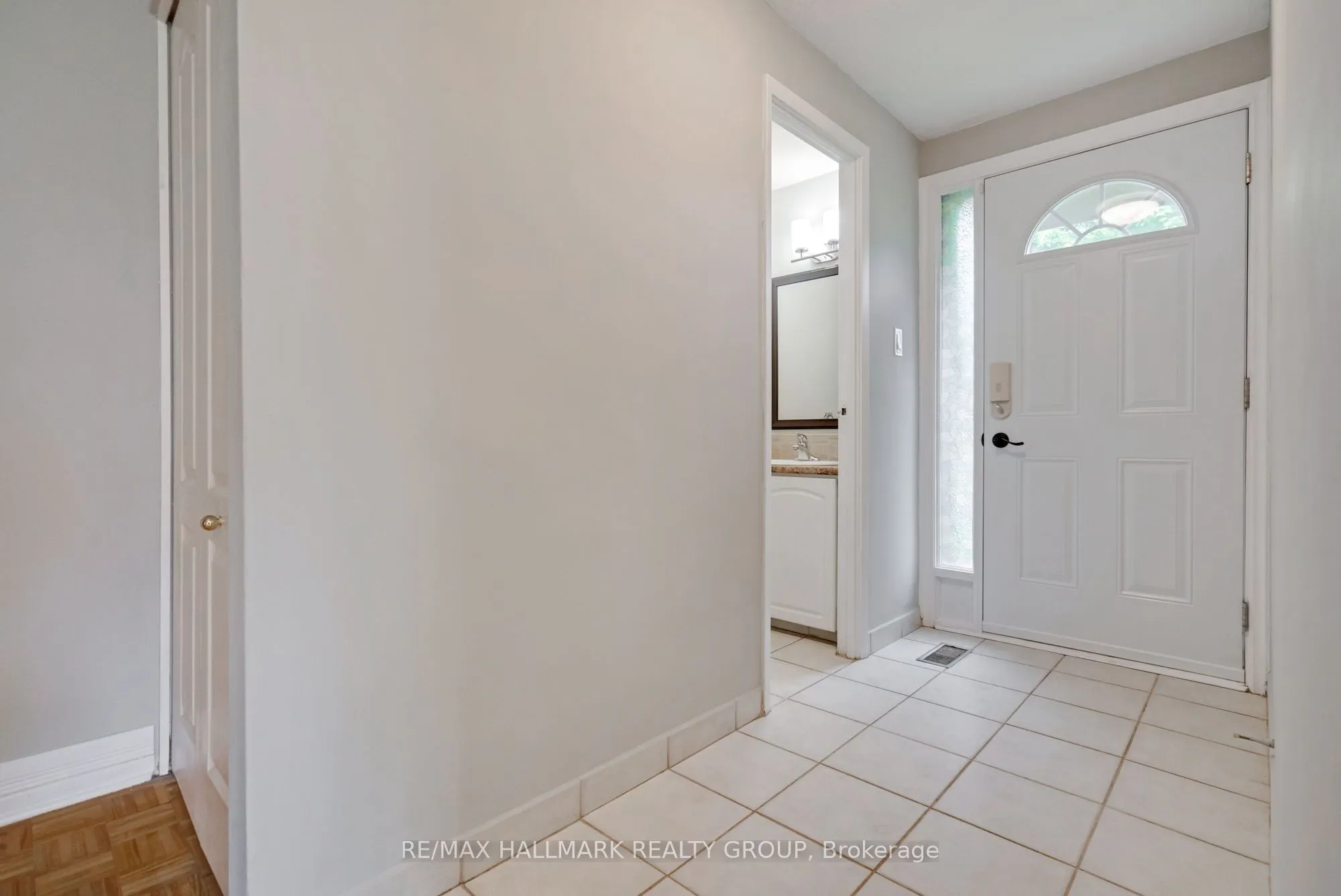 12F Larkshire Lane