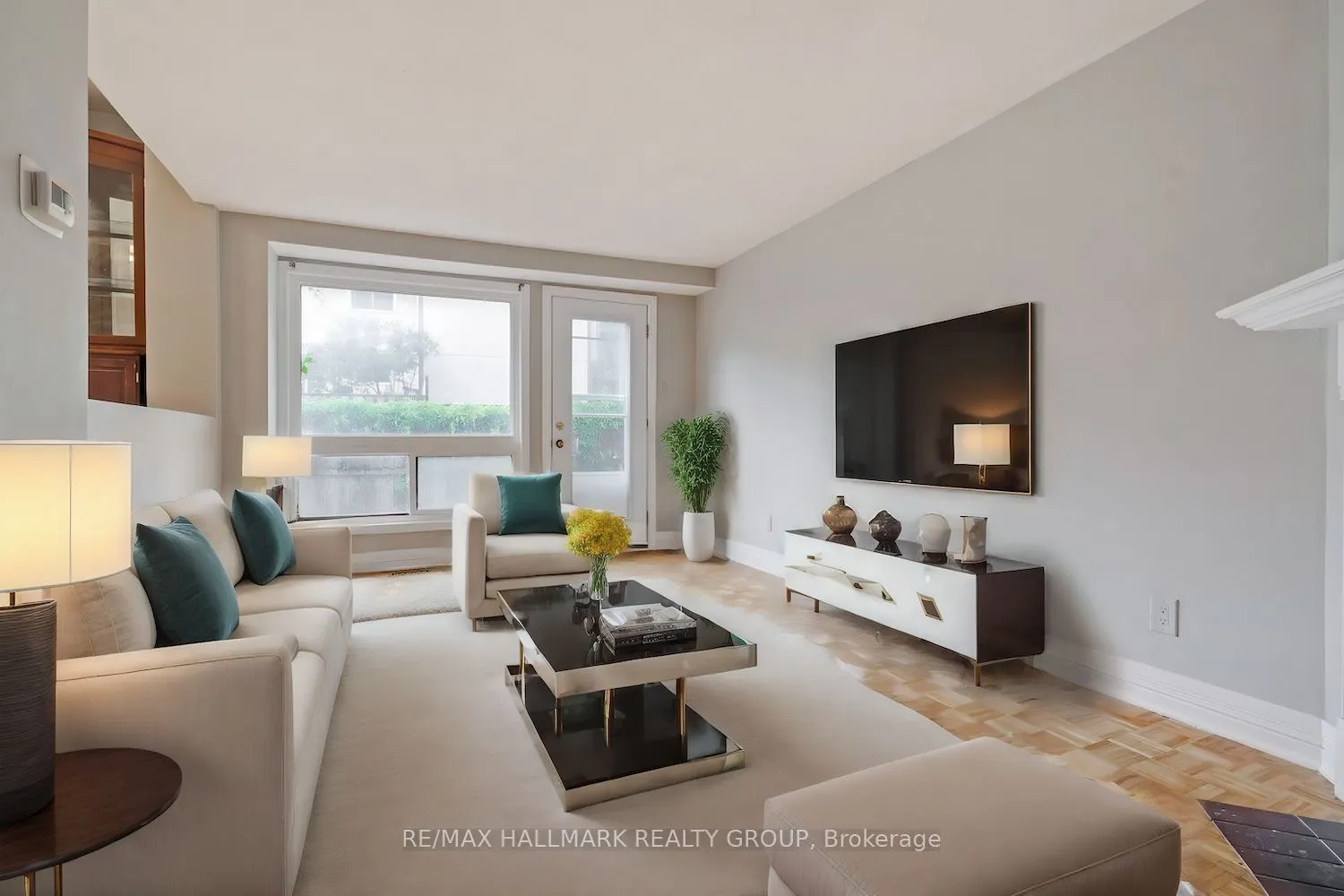 12F Larkshire Lane